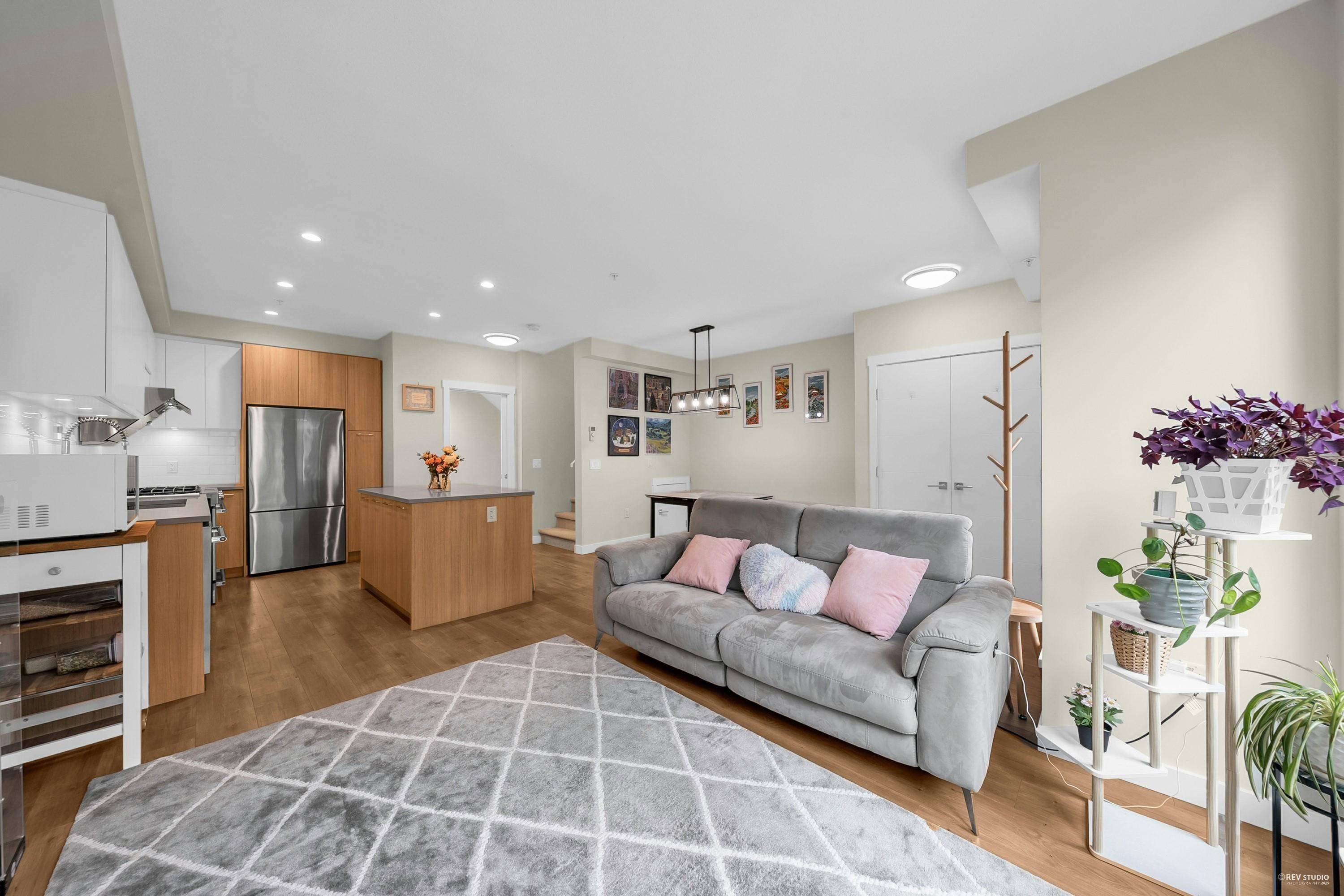 Coquitlam, BC V3J 4H5,708 Lea AVE #227