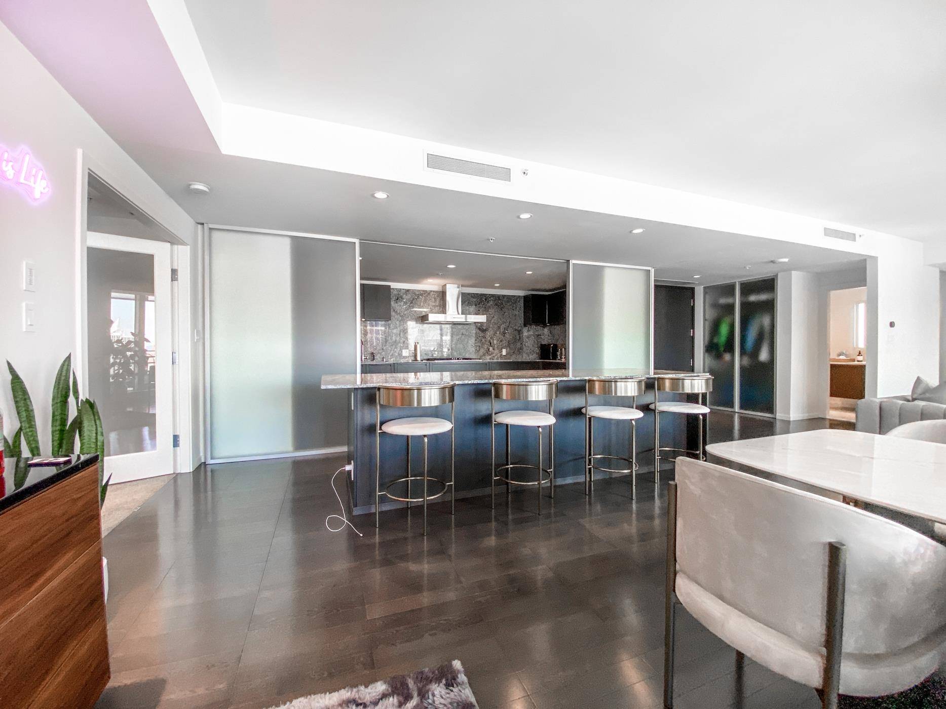 Vancouver, BC V6C 0E2,1011 W Cordova ST #2702