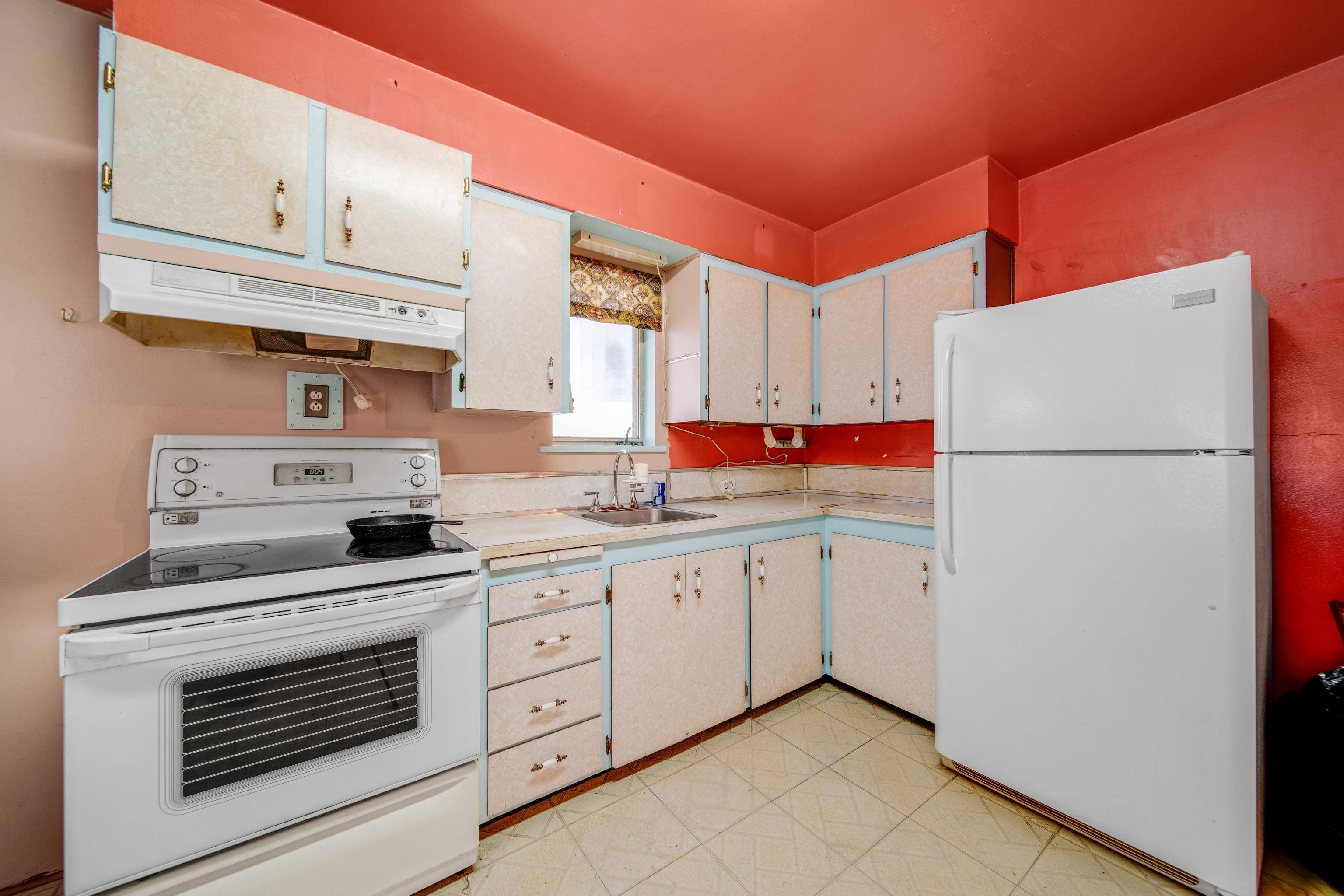 Vancouver, BC V5R 2A7,5284 Slocan ST