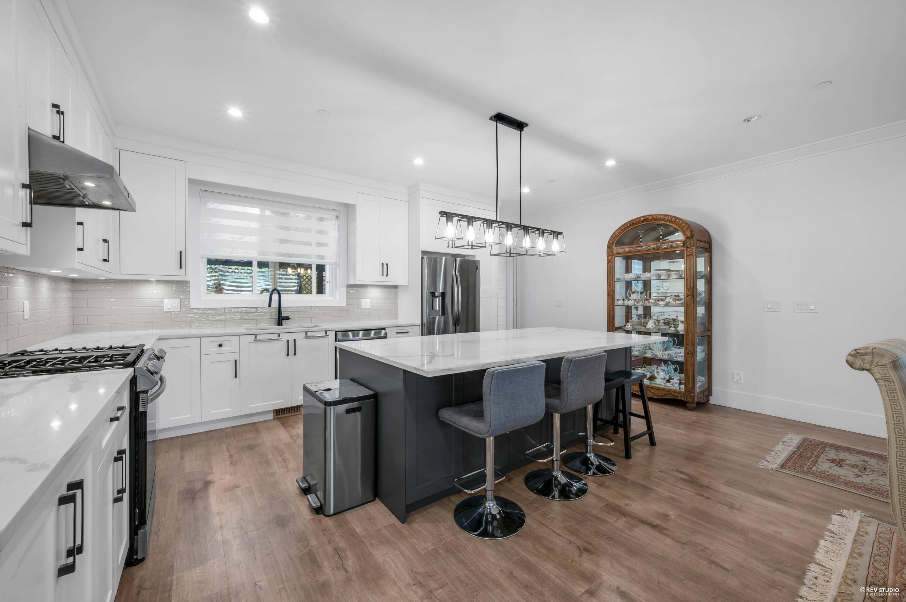 Maple Ridge, BC V2W 0K3,24618 105a AVE