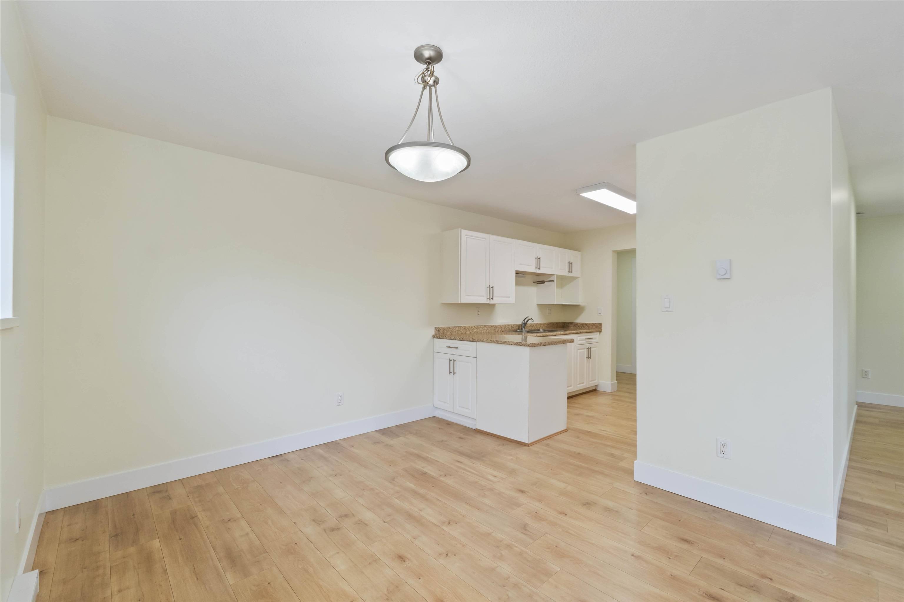 Abbotsford, BC V2S 3K1,2750 Fuller ST #1