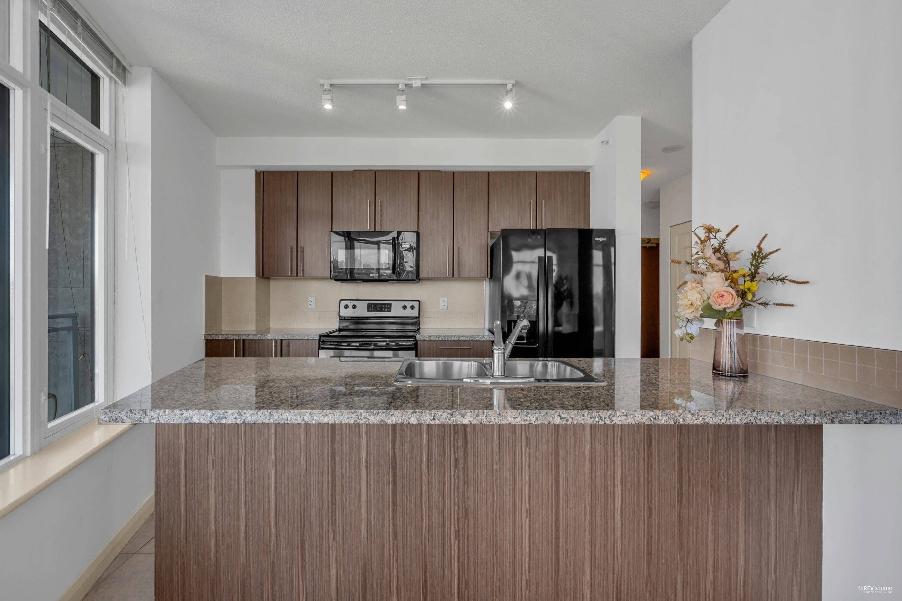 New Westminster, BC V3M 0C3,898 Carnarvon ST #2706