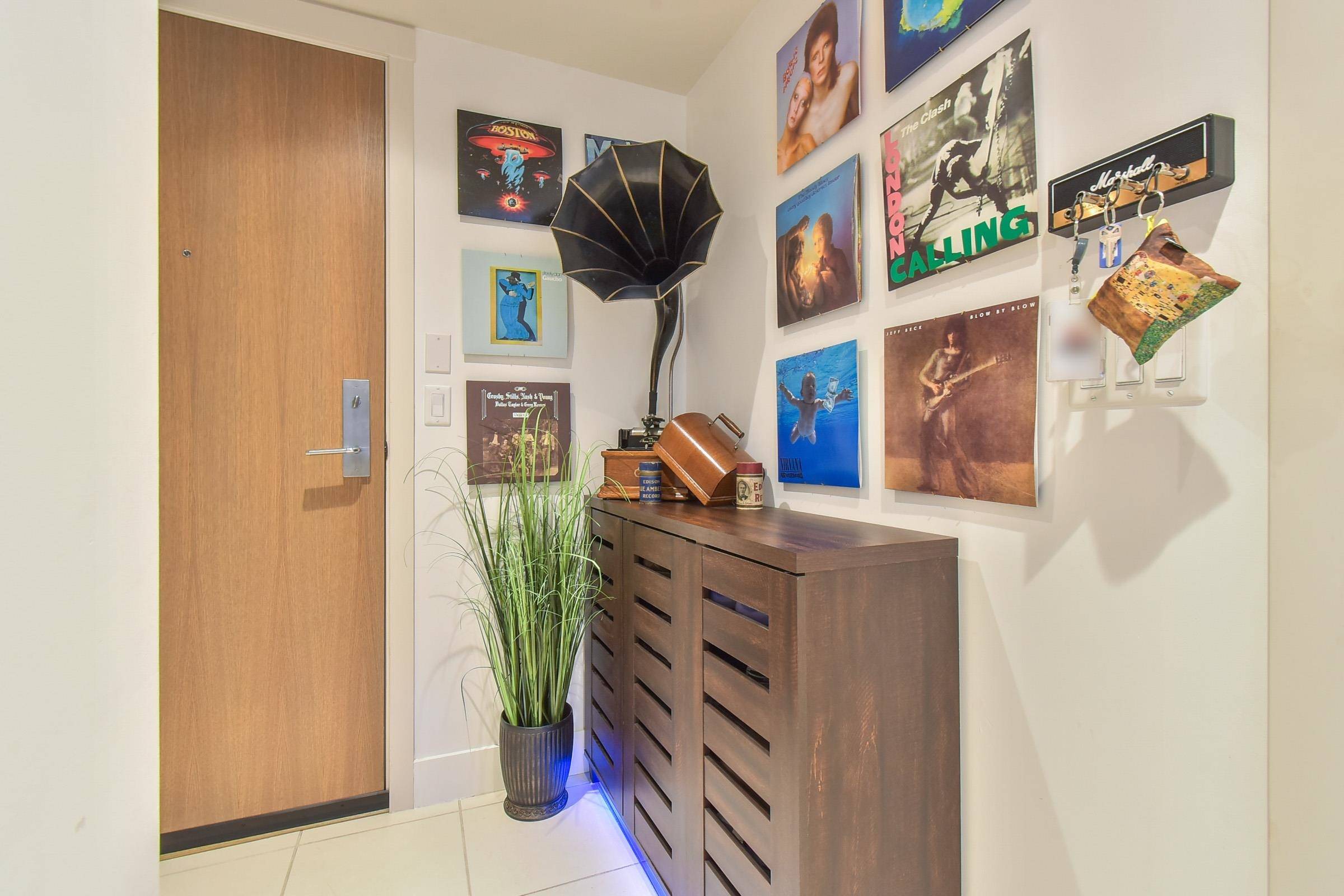 White Rock, BC V4B 0A3,15152 Russell AVE #1207