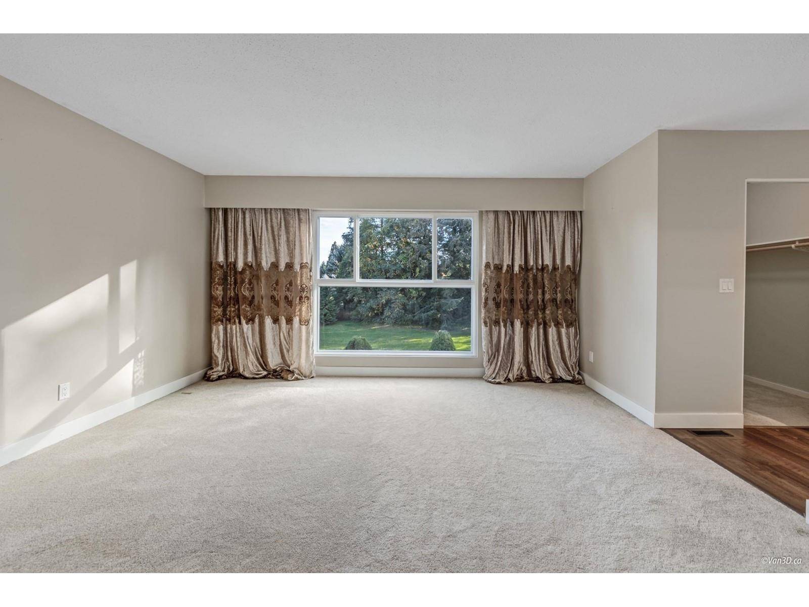 White Rock, BC V4B 2J5,149xx Southmere Pl Surrey