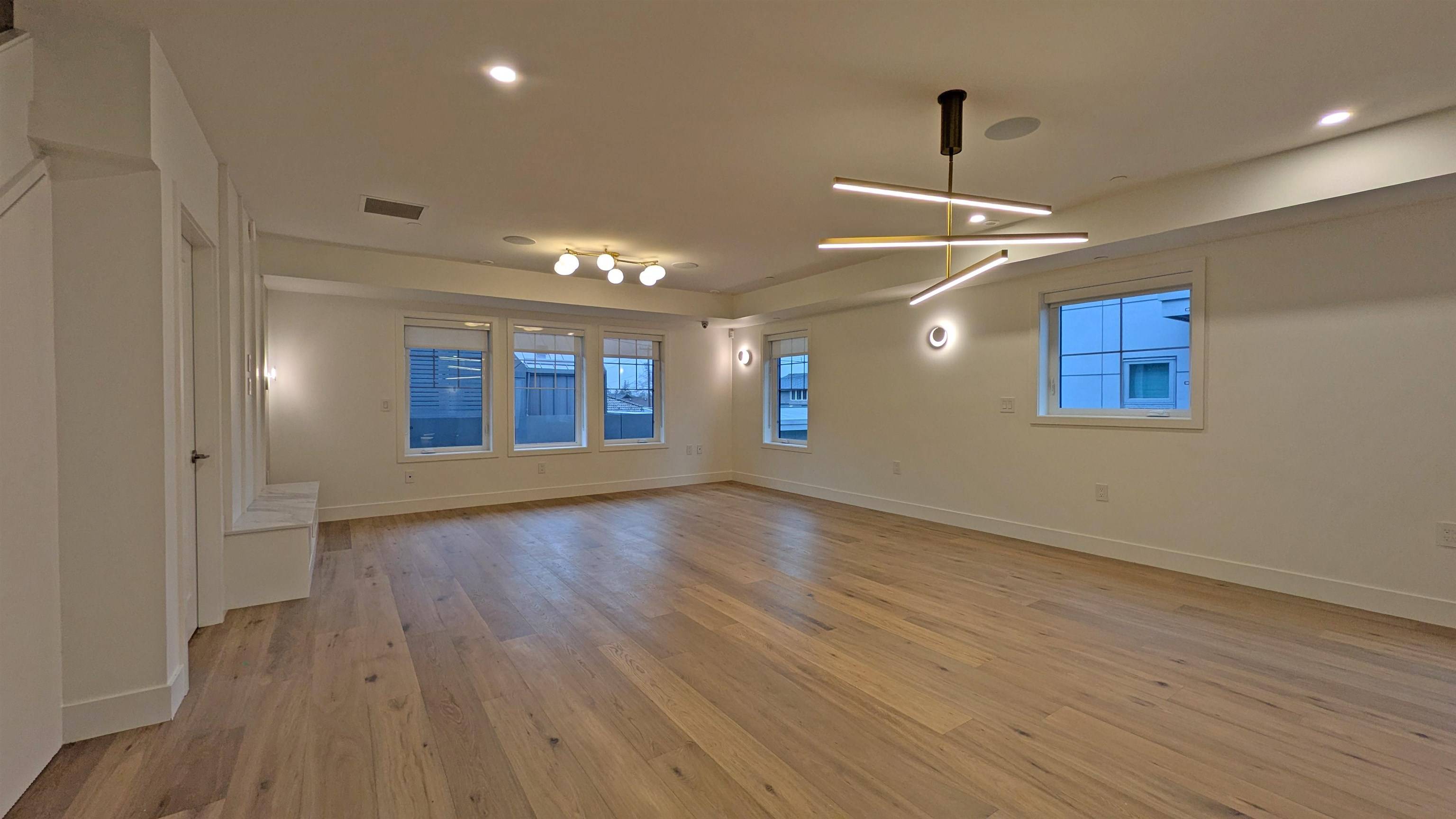 Vancouver, BC V6M 1A3,1139 W 33rd AVE