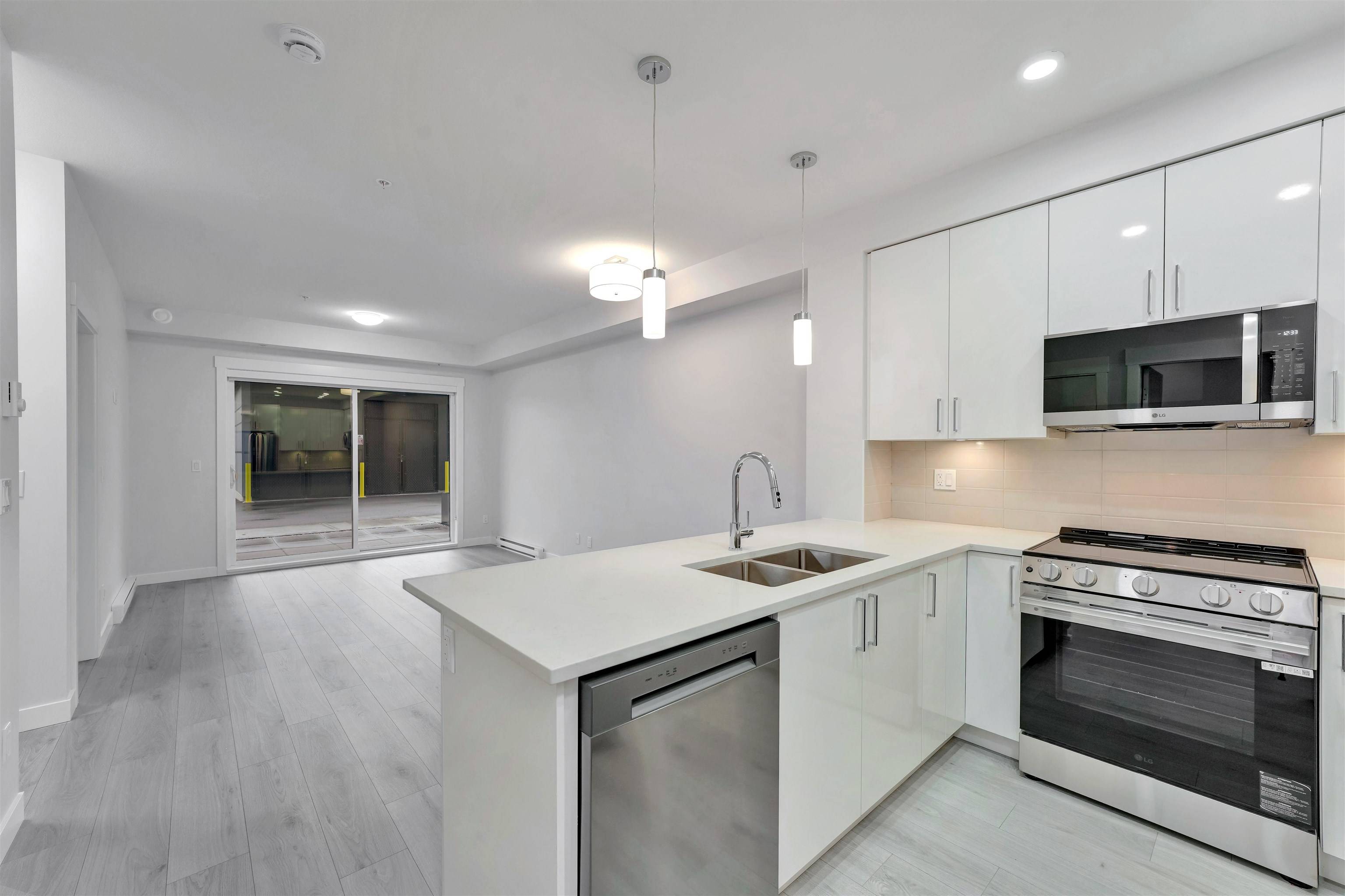 Abbotsford, BC V0V 0V0,33886 Pine ST #104