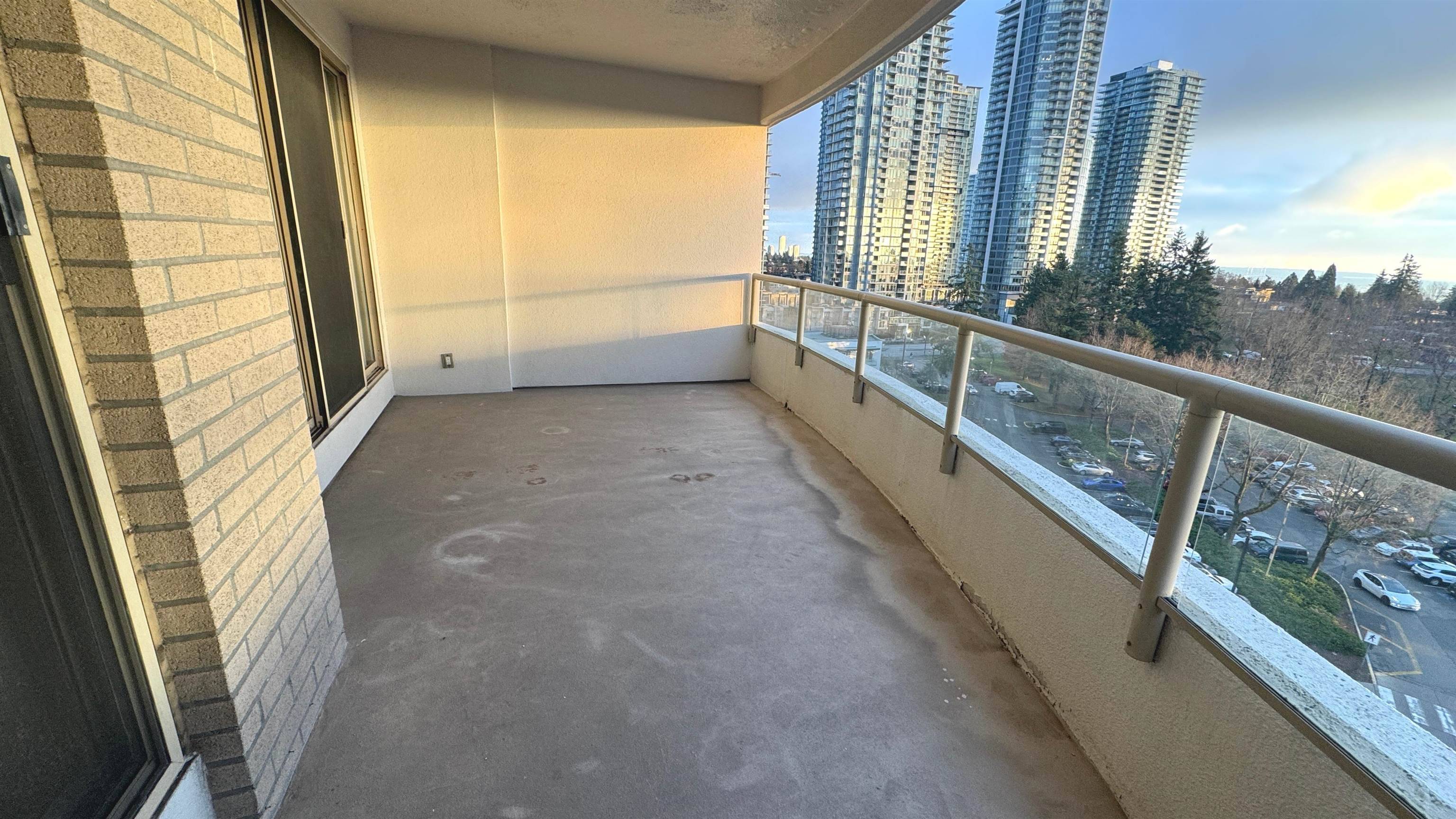 Burnaby, BC V5H 4P6,4830 Bennett ST #903