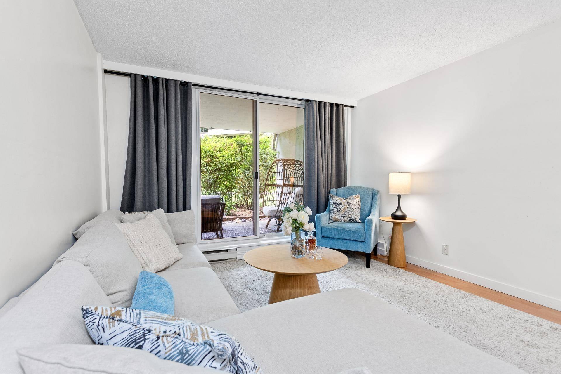 Burnaby, BC V3N 4H8,9521 Cardston CT #28