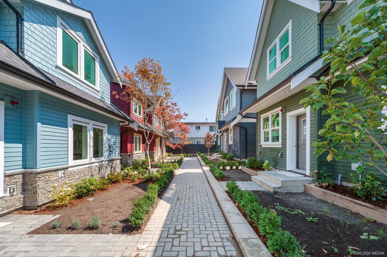 Vancouver, BC V5N 2W6,1427 E 27th AVE