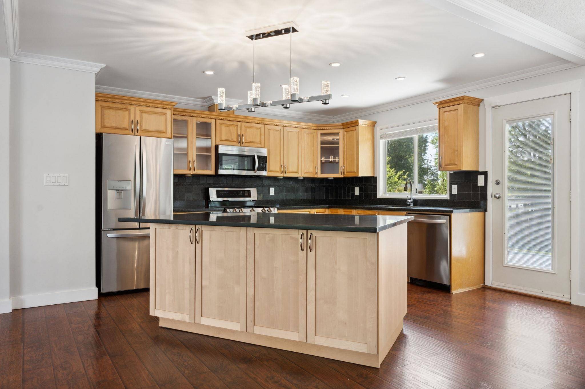 Maple Ridge, BC V4R 1Z4,11943 249 ST