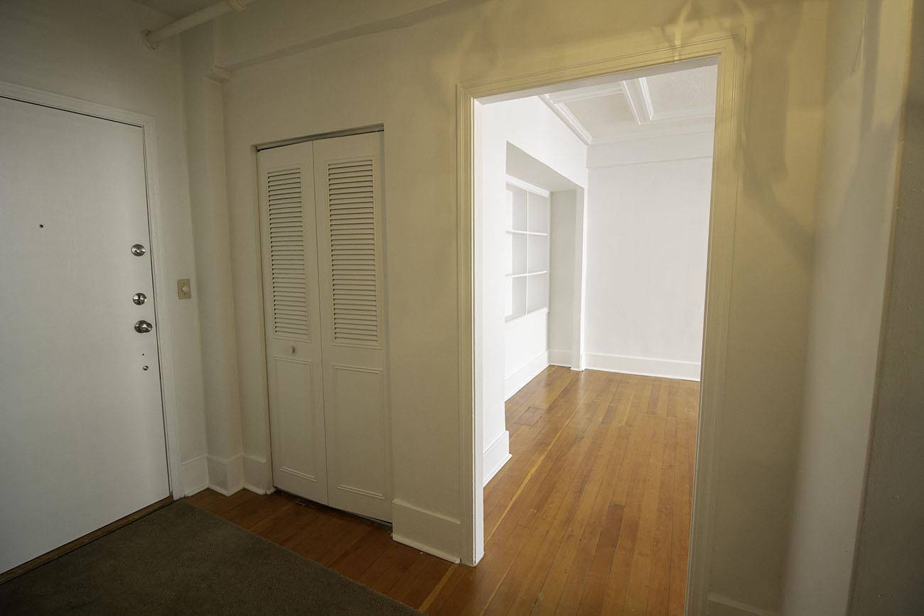 Vancouver, BC V6Z 1X7,777 Burrard ST #26