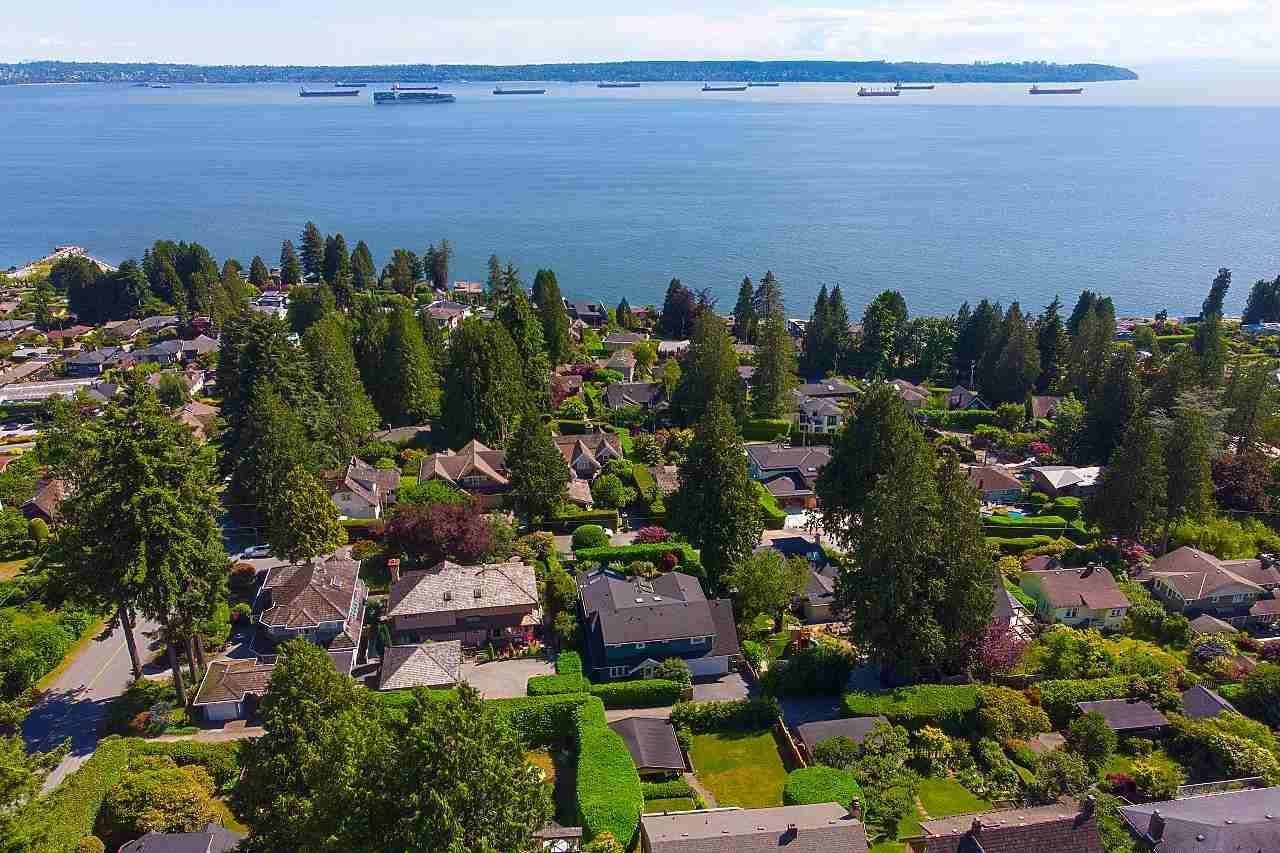 West Vancouver, BC V7V 2G3,2623 Lawson AVE