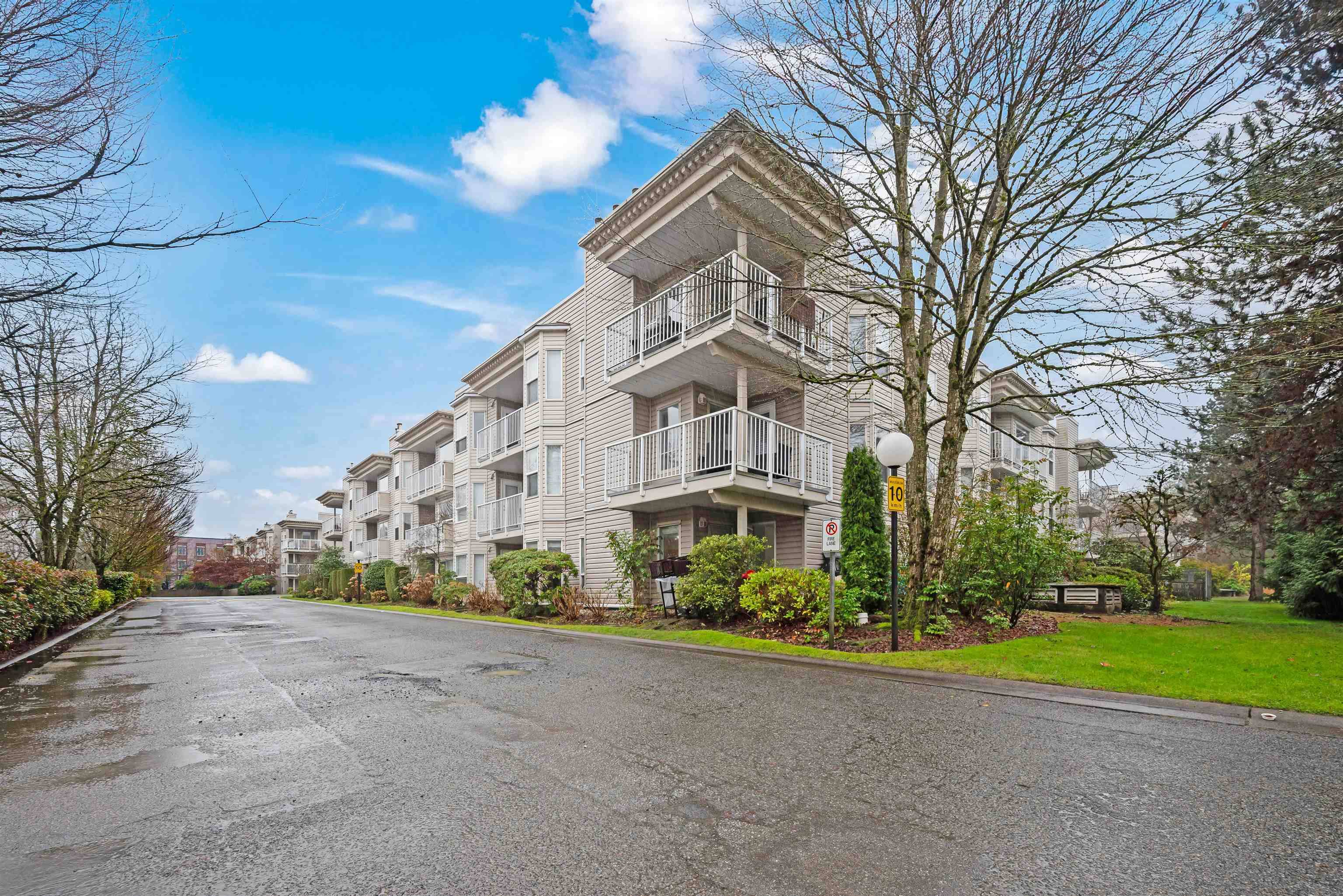 Surrey, BC V3R 0V6,9948 151 ST #103