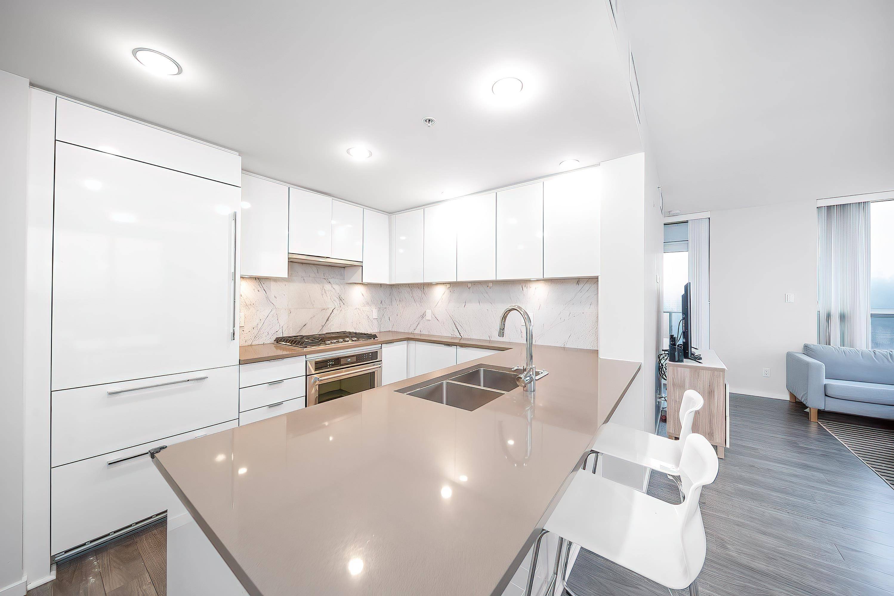 Burnaby, BC V5H 0G4,5883 Barker AVE #1206