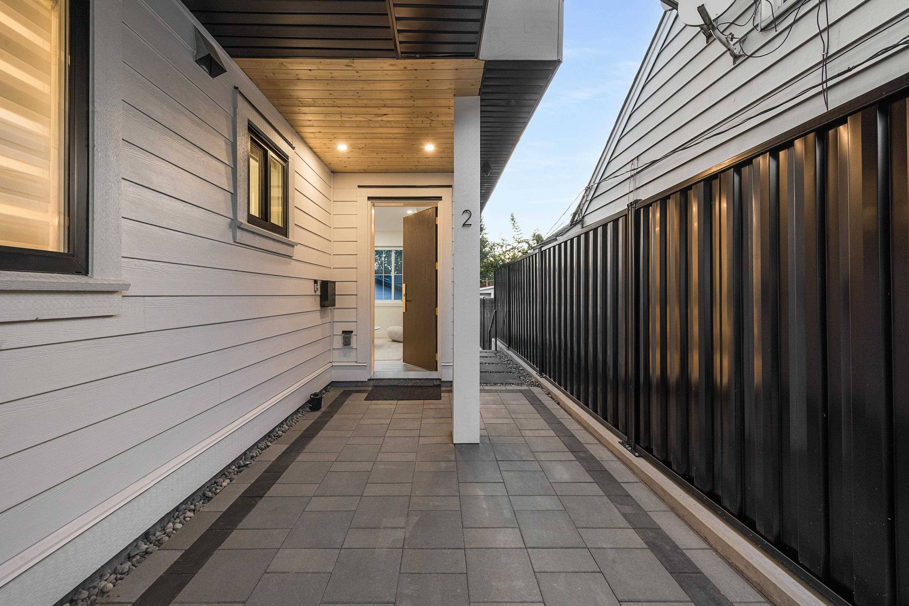 Vancouver, BC V5N 3T8,4855 Dumfries ST #2