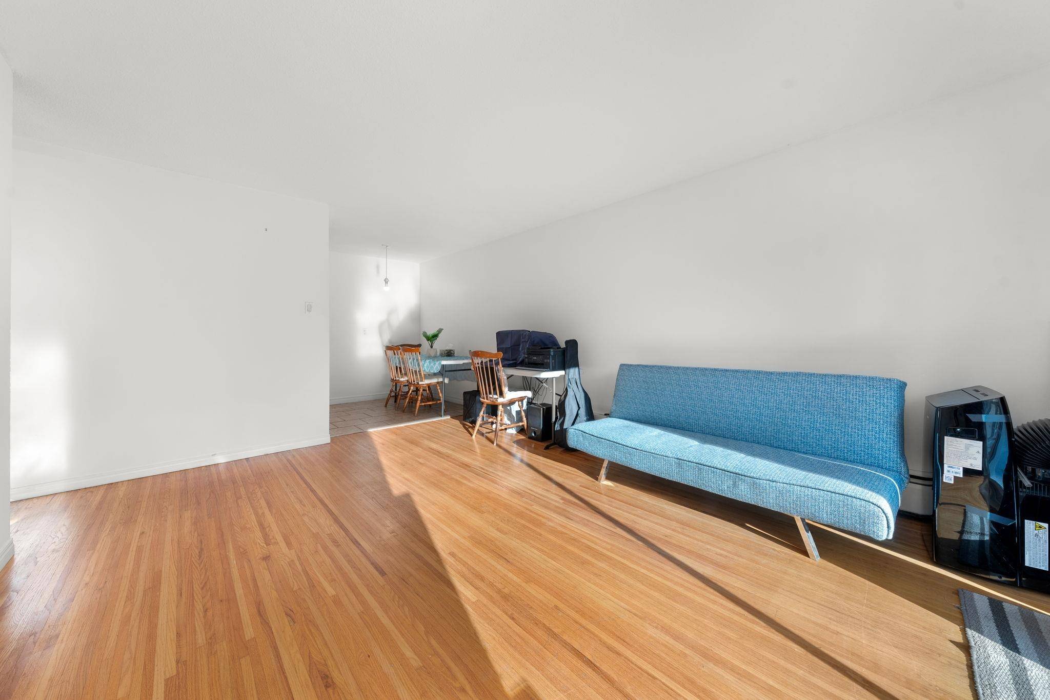 North Vancouver, BC V7M 1Z2,135 W 21st ST #3