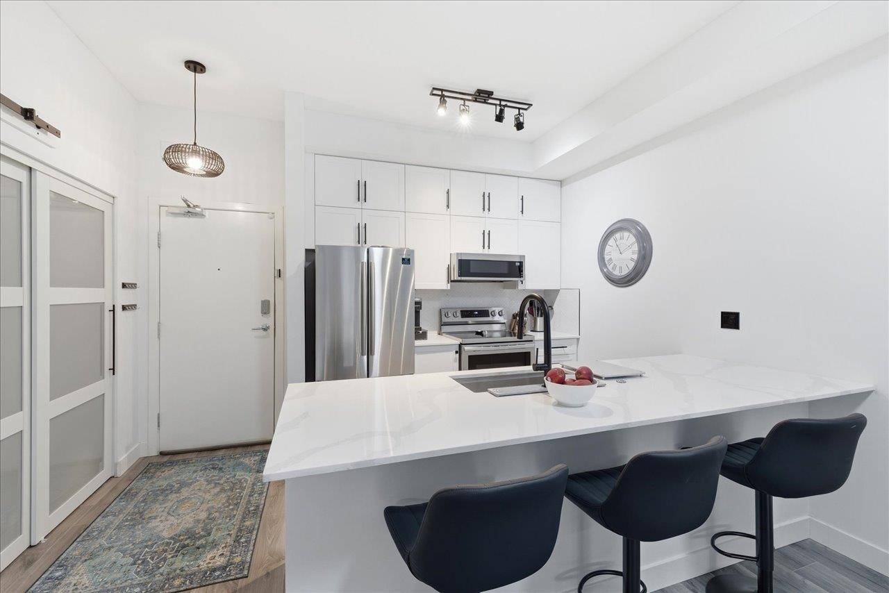 10088 148th ST #111, Surrey, BC V3R 3M9