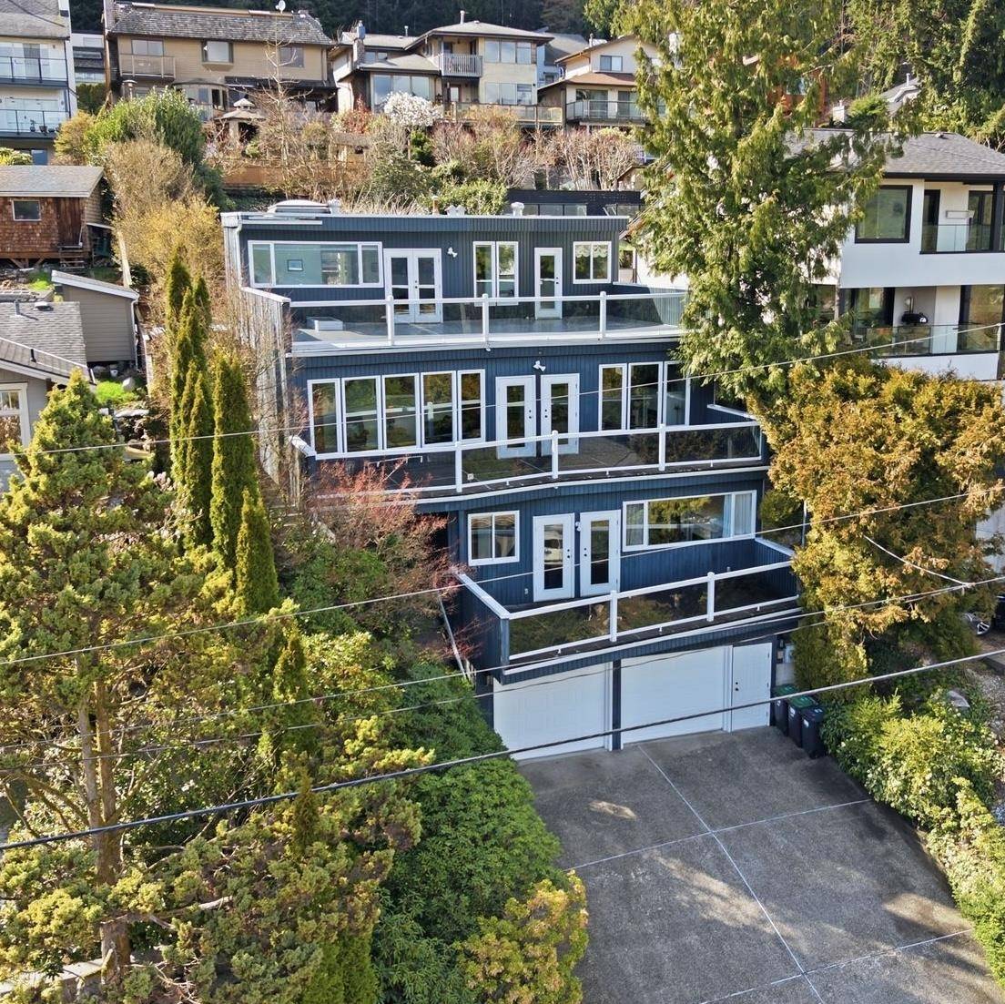 2341 Caledonia AVE, North Vancouver, BC V7G 1T8