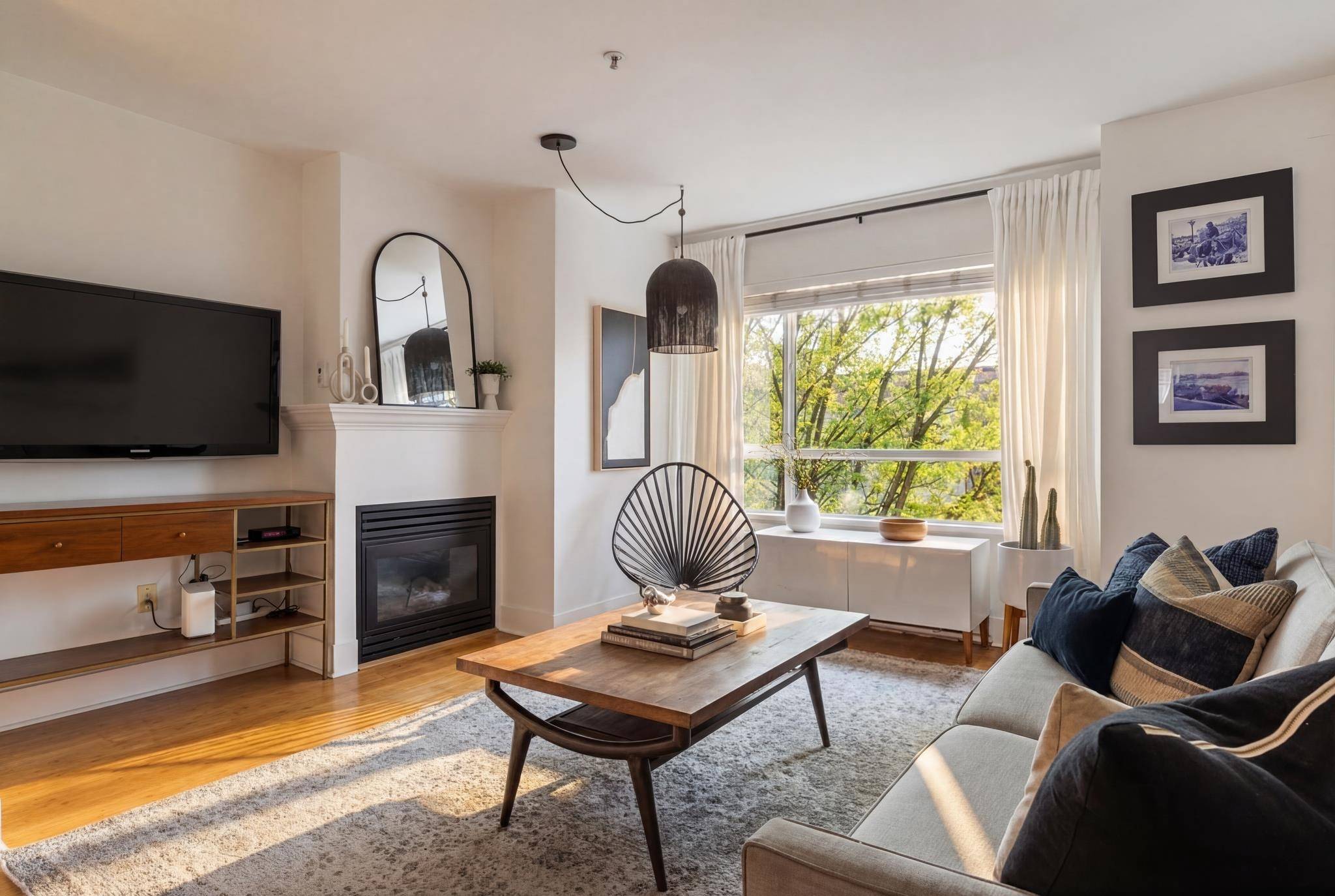 2688 Watson ST #301, Vancouver, BC V5T 4T6