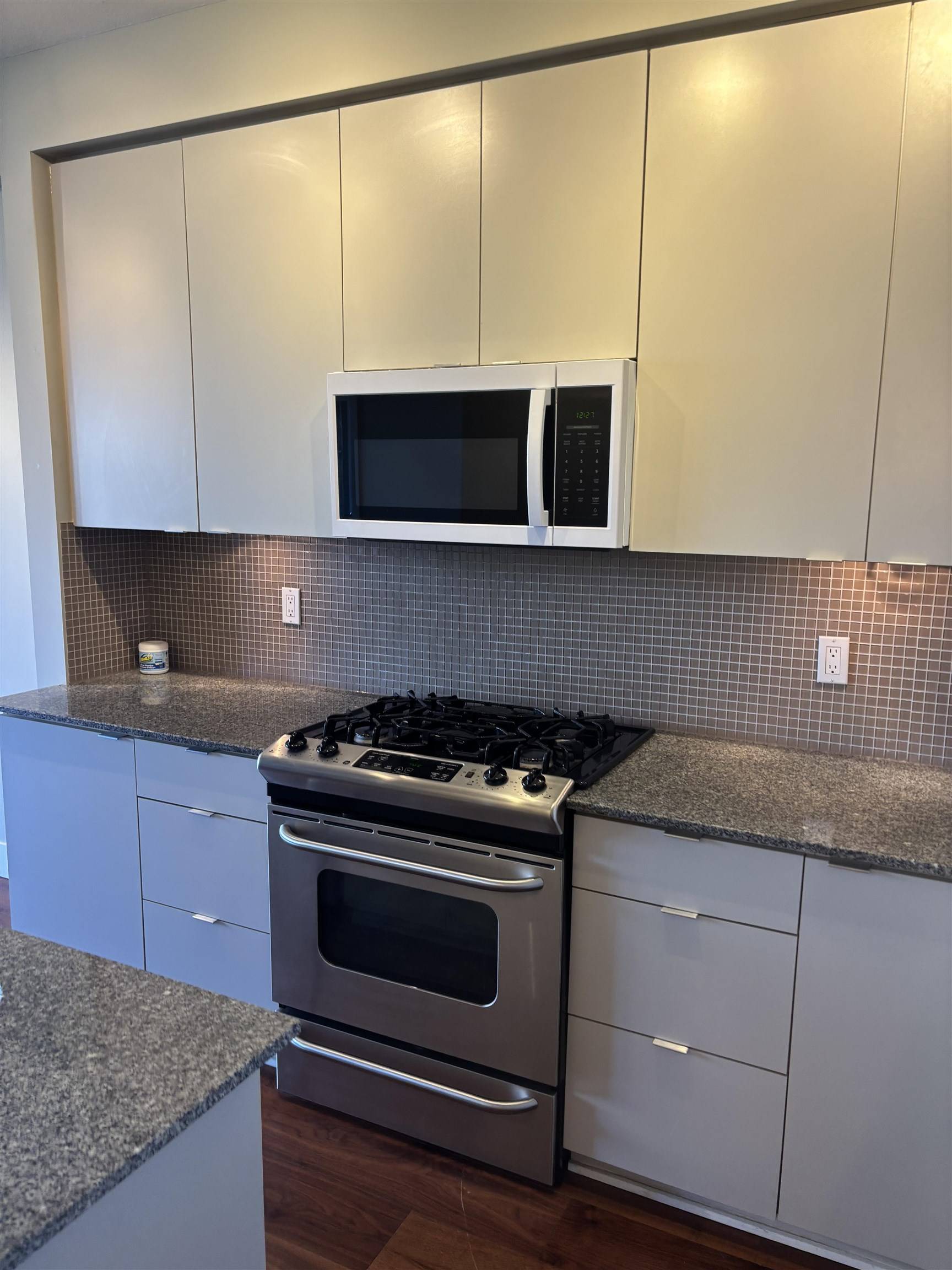 298 E 11th AVE #305, Vancouver, BC V5T 0A2