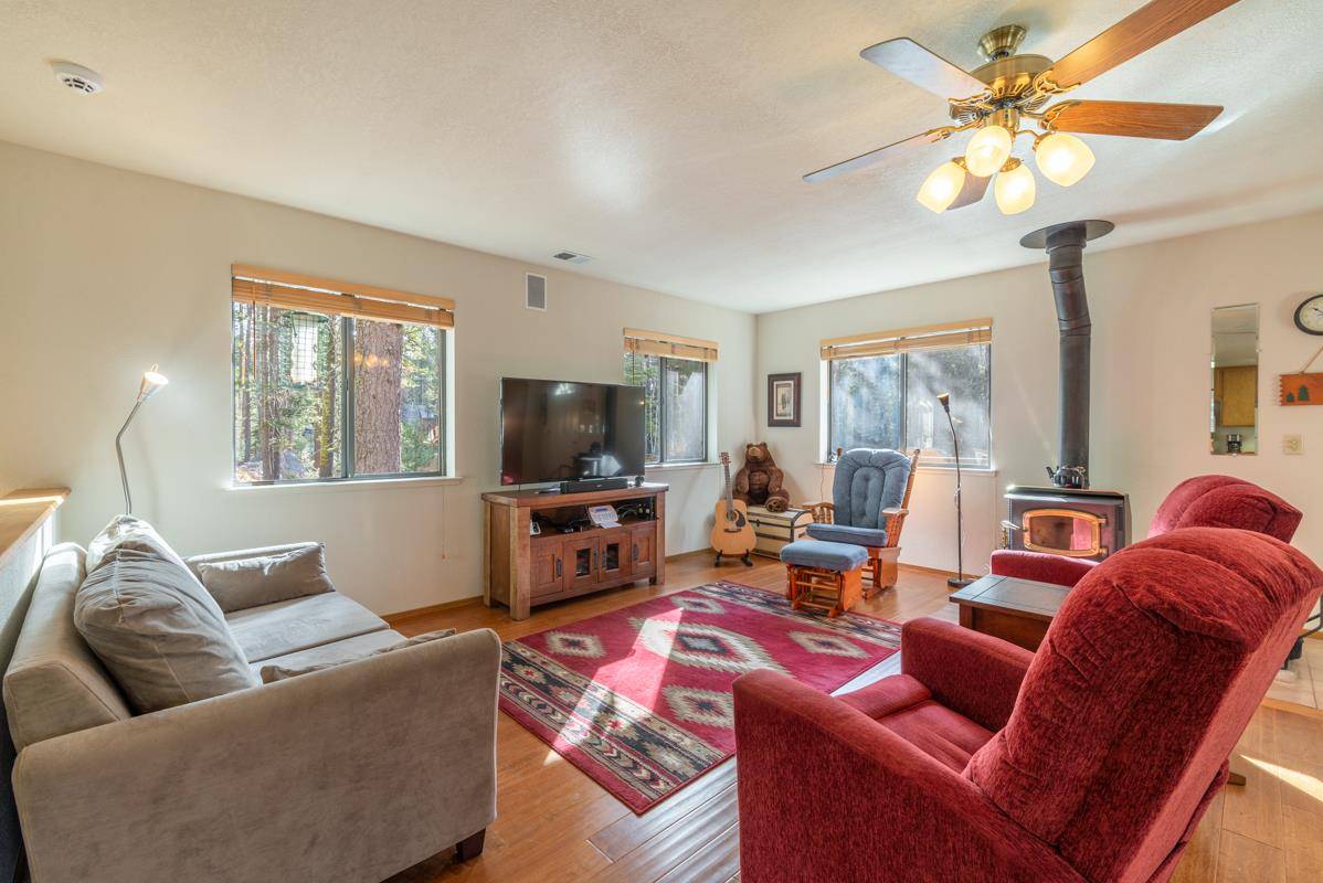 Soda Springs, CA 95728,21882 Lotta Crabtree