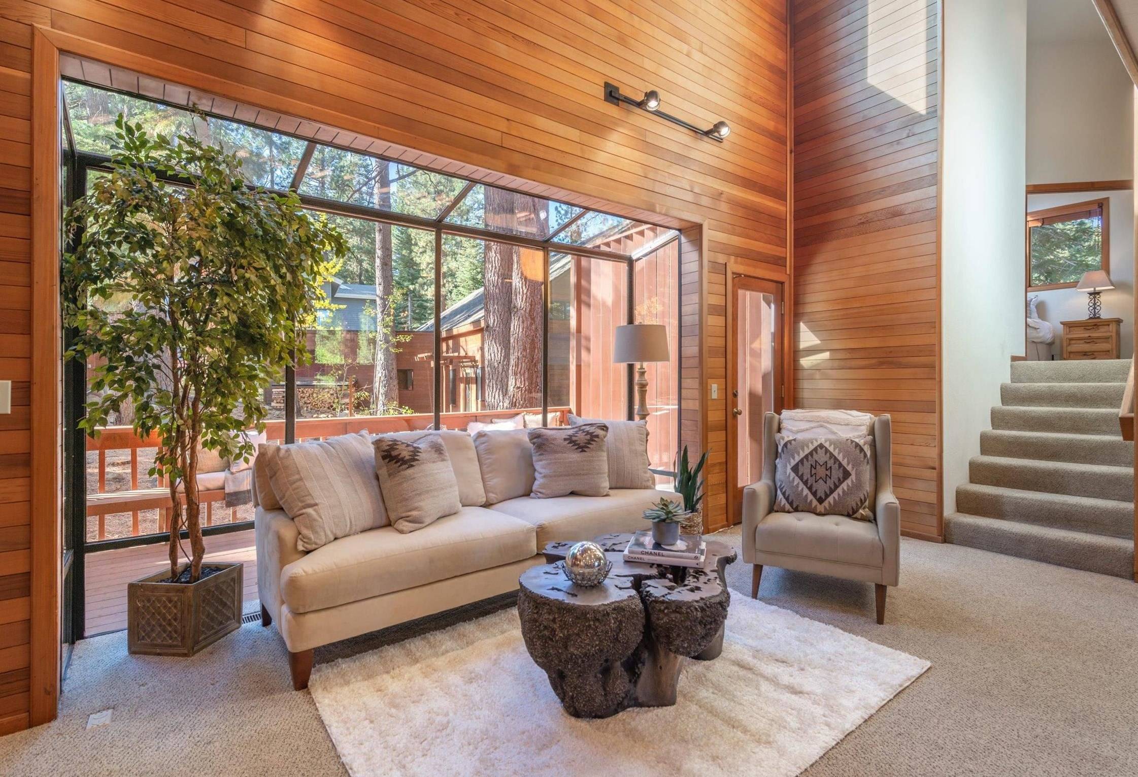 Truckee, CA 96161,412 Lodgepole
