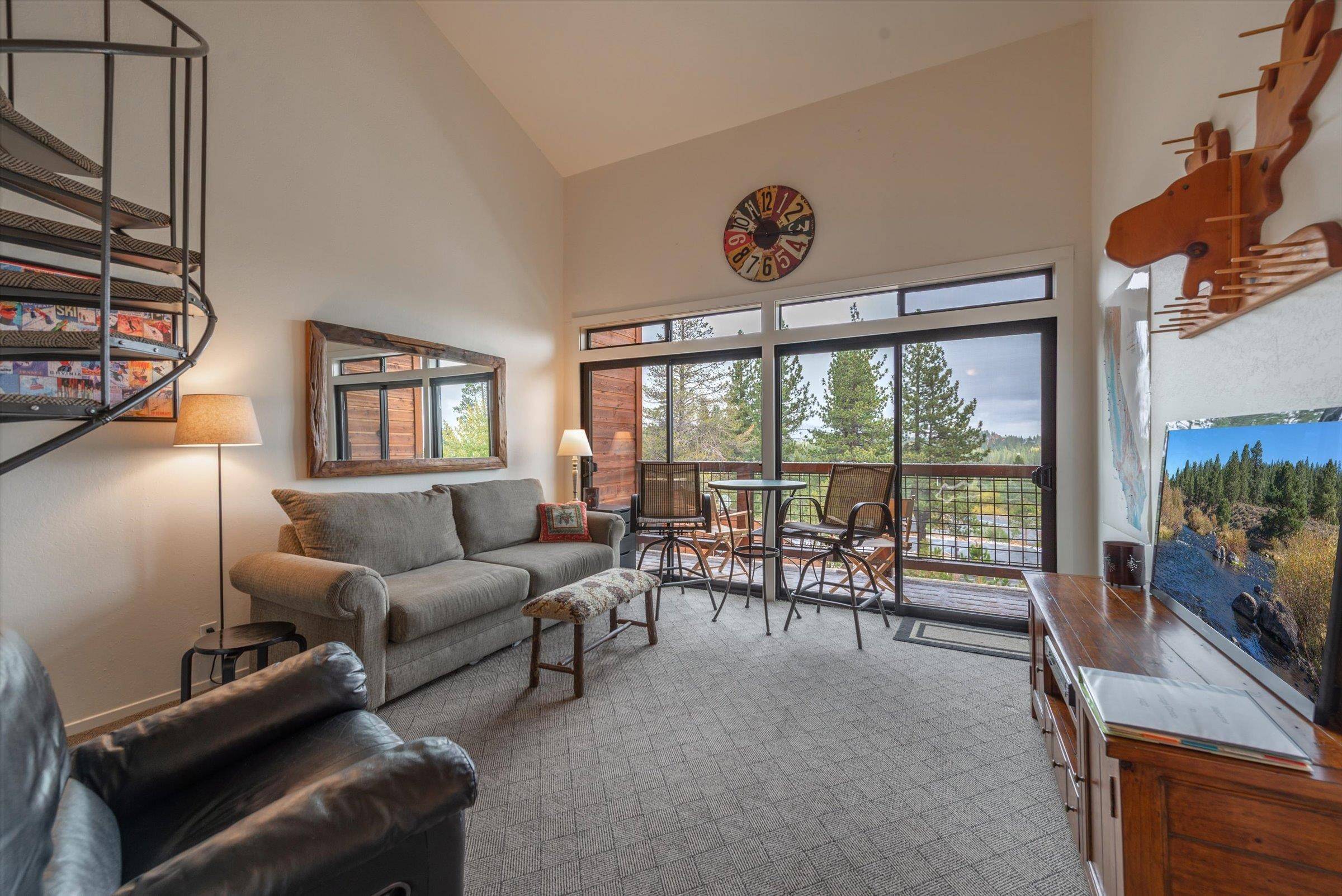 Truckee, CA 96161,11591 Snowpeak Way #402