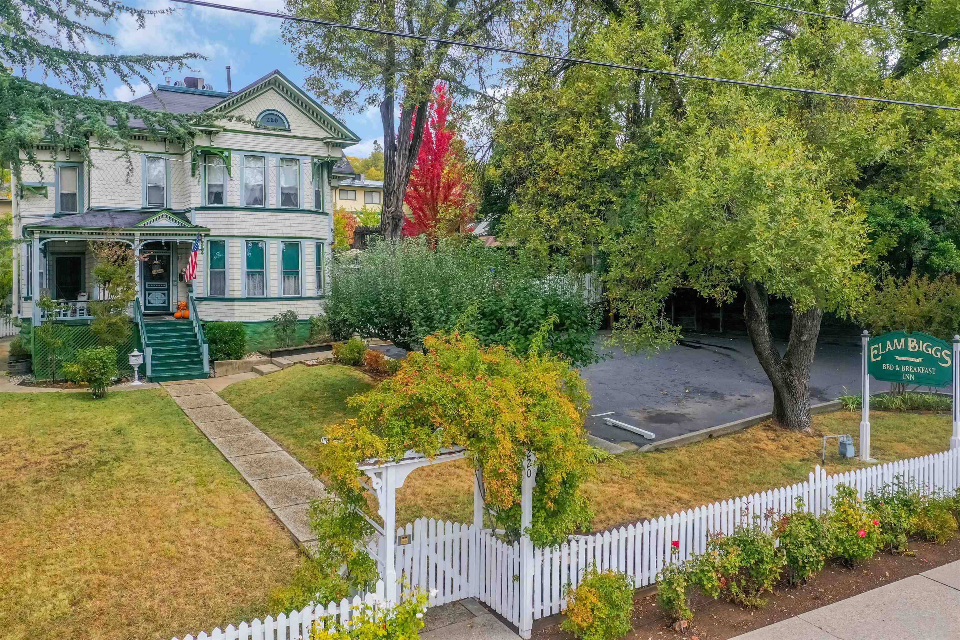 Grass Valley, CA 95945,220 Colfax Avenue