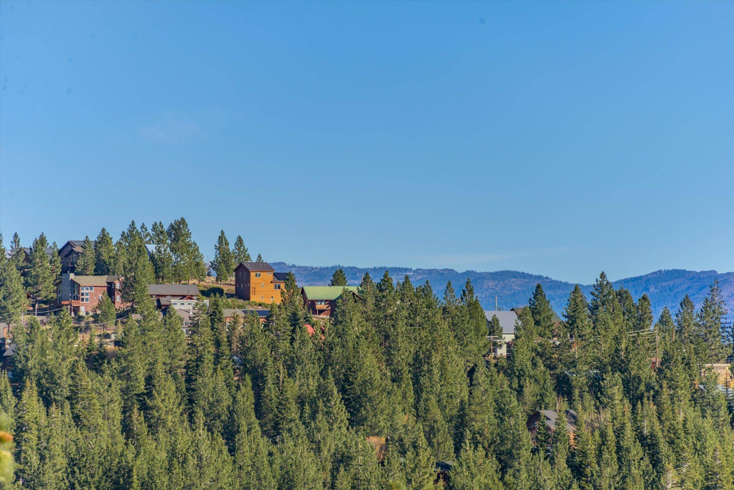 Truckee, CA 96161,11591 Snowpeak Way #403