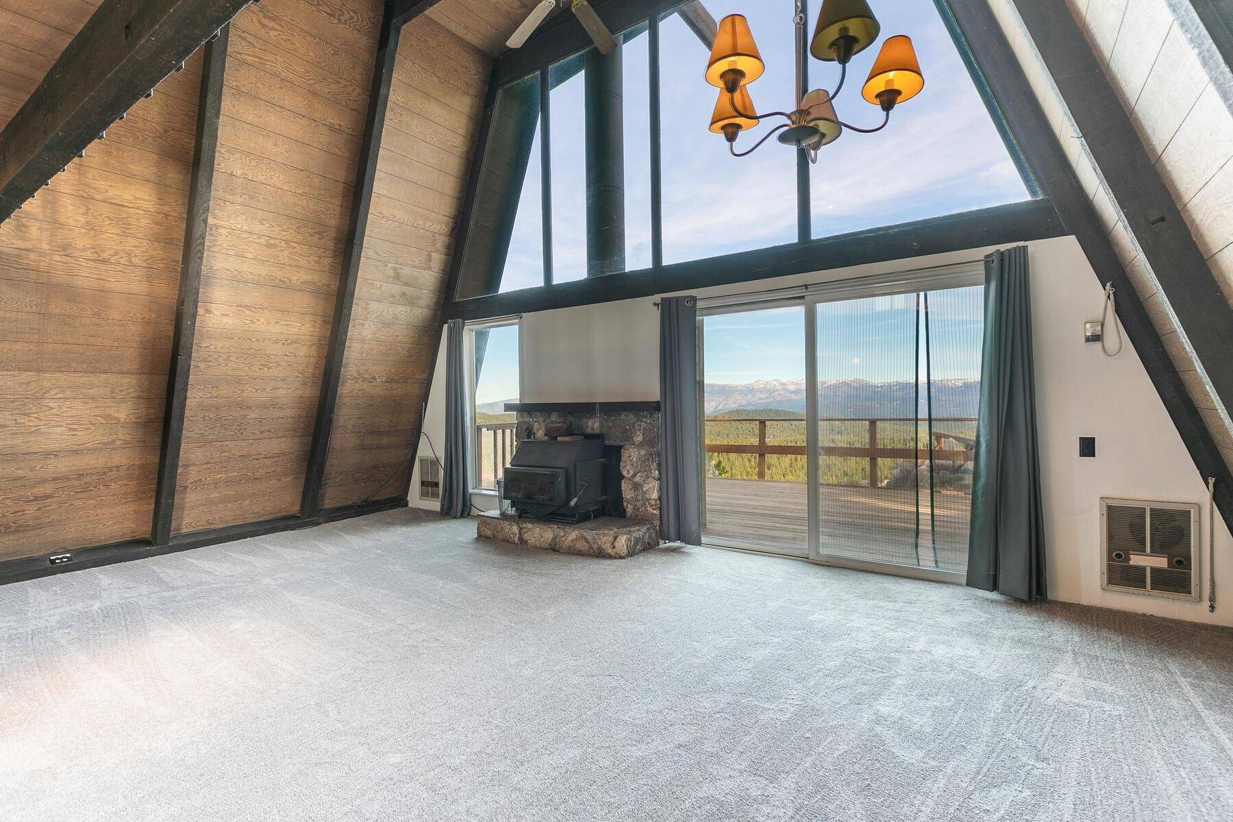 Truckee, CA 96161,13634 Skislope Way