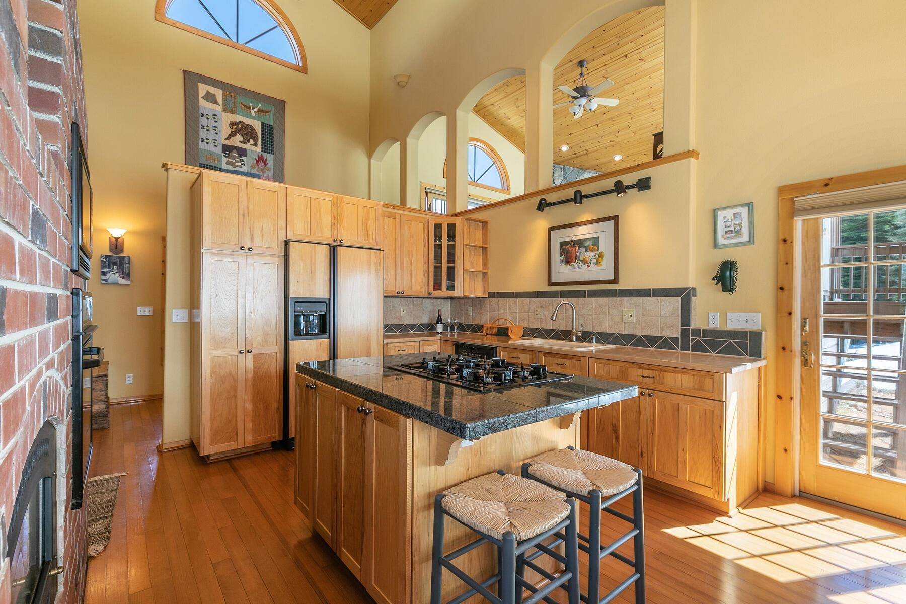 Truckee, CA 96161,13016 Skislope Way