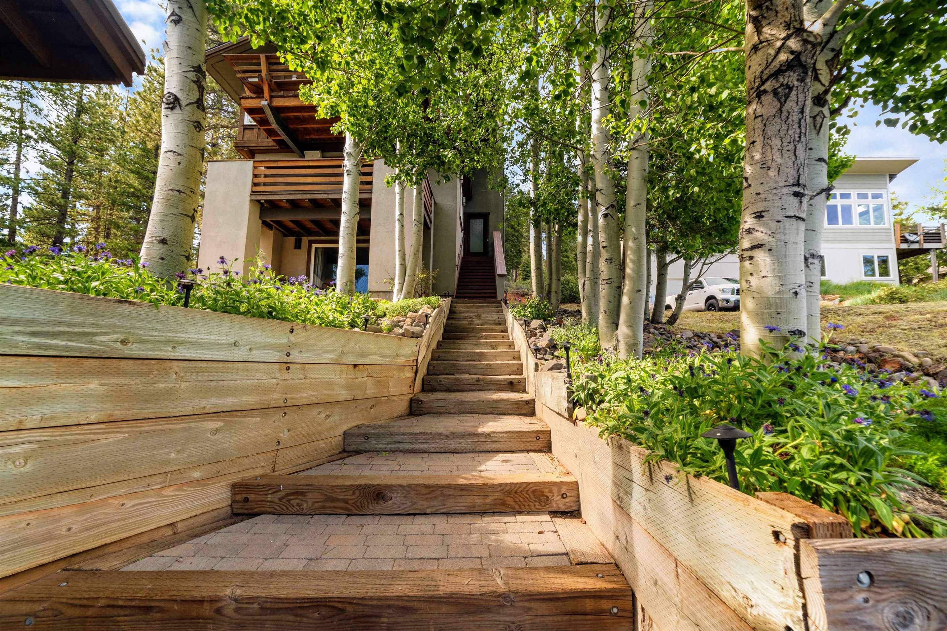 Truckee, CA 96161,10725 Palisades Drive