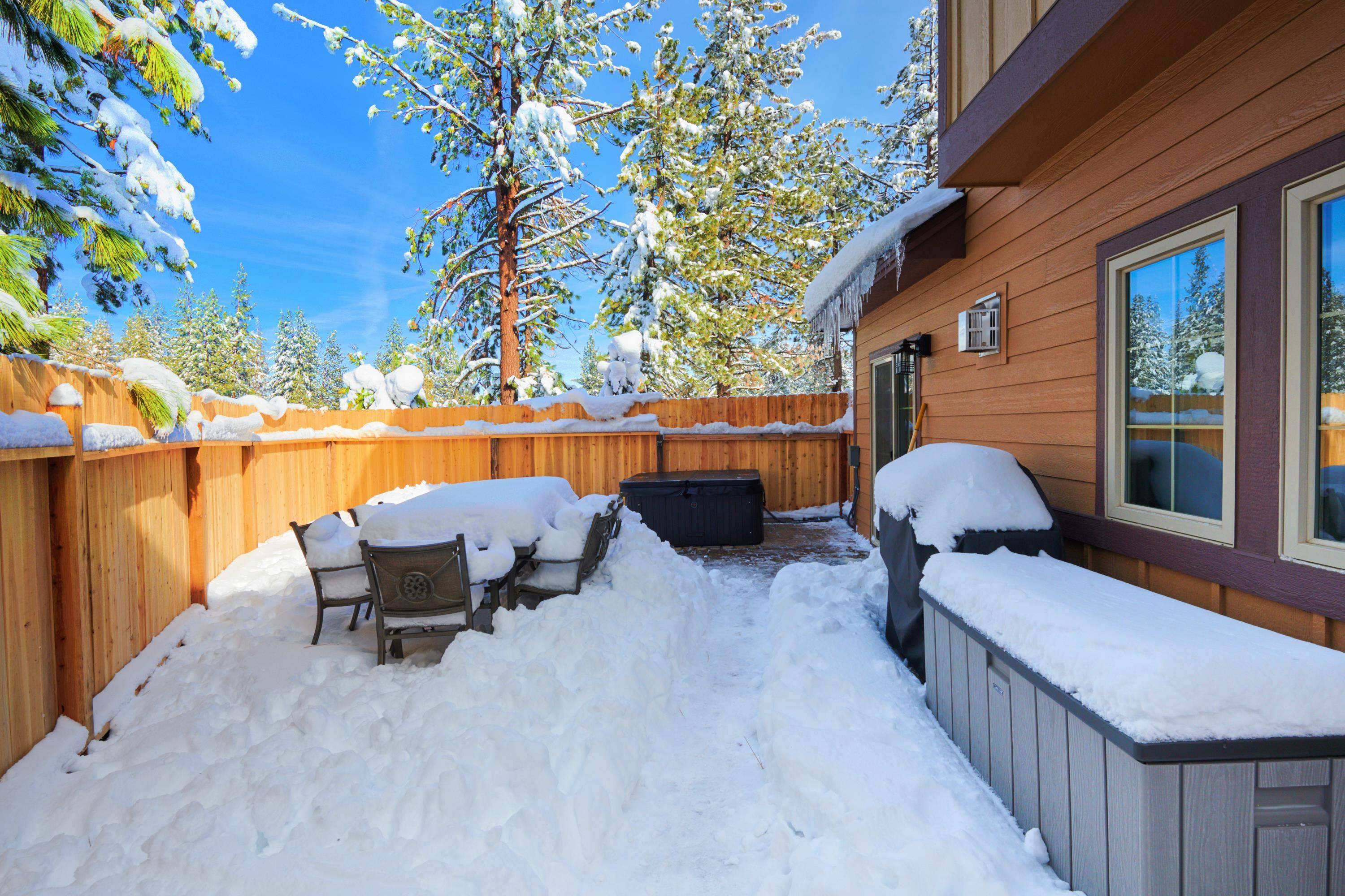 Truckee, CA 96161,10222 Fall Court