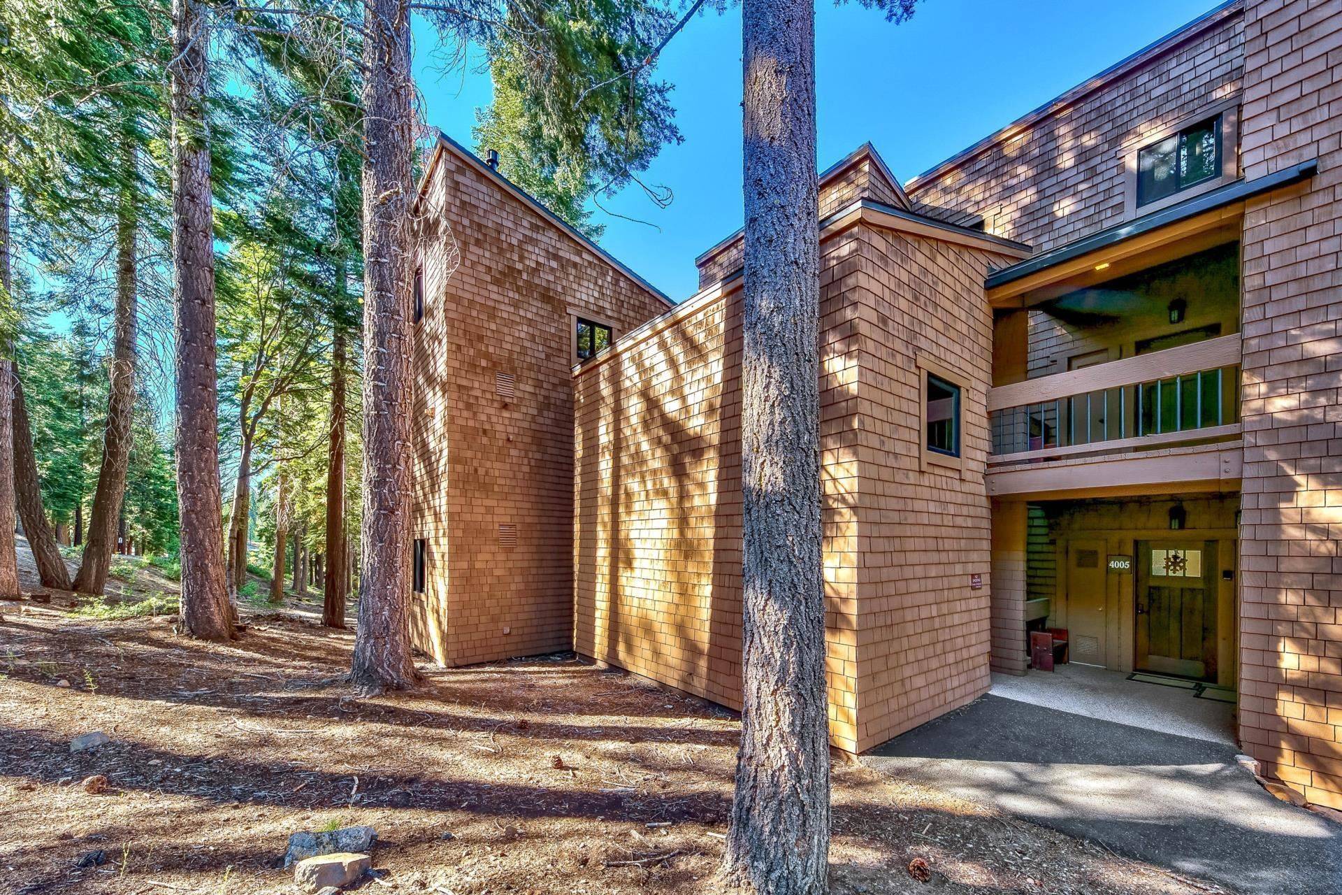 Truckee, CA 96161,4002 Ski View #4002