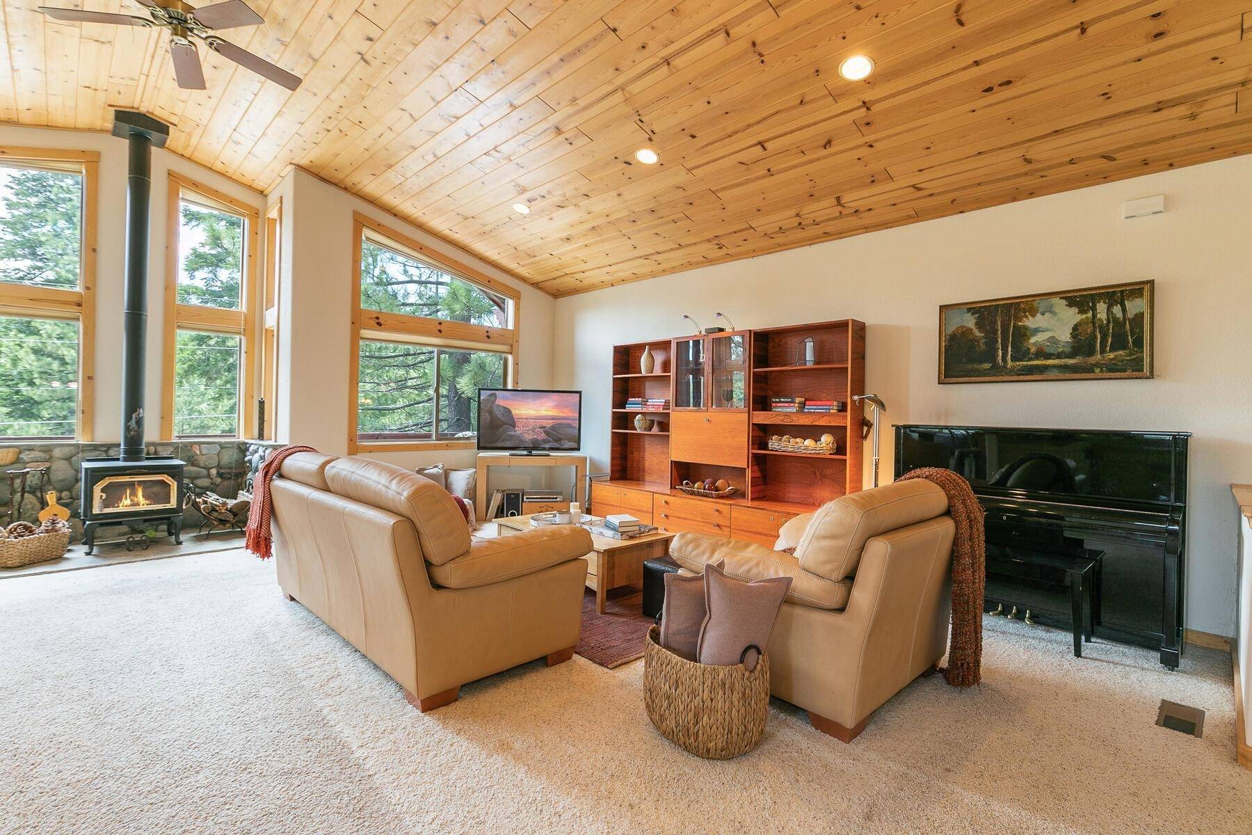 Truckee, CA 96161,15752 Alder Creek Road