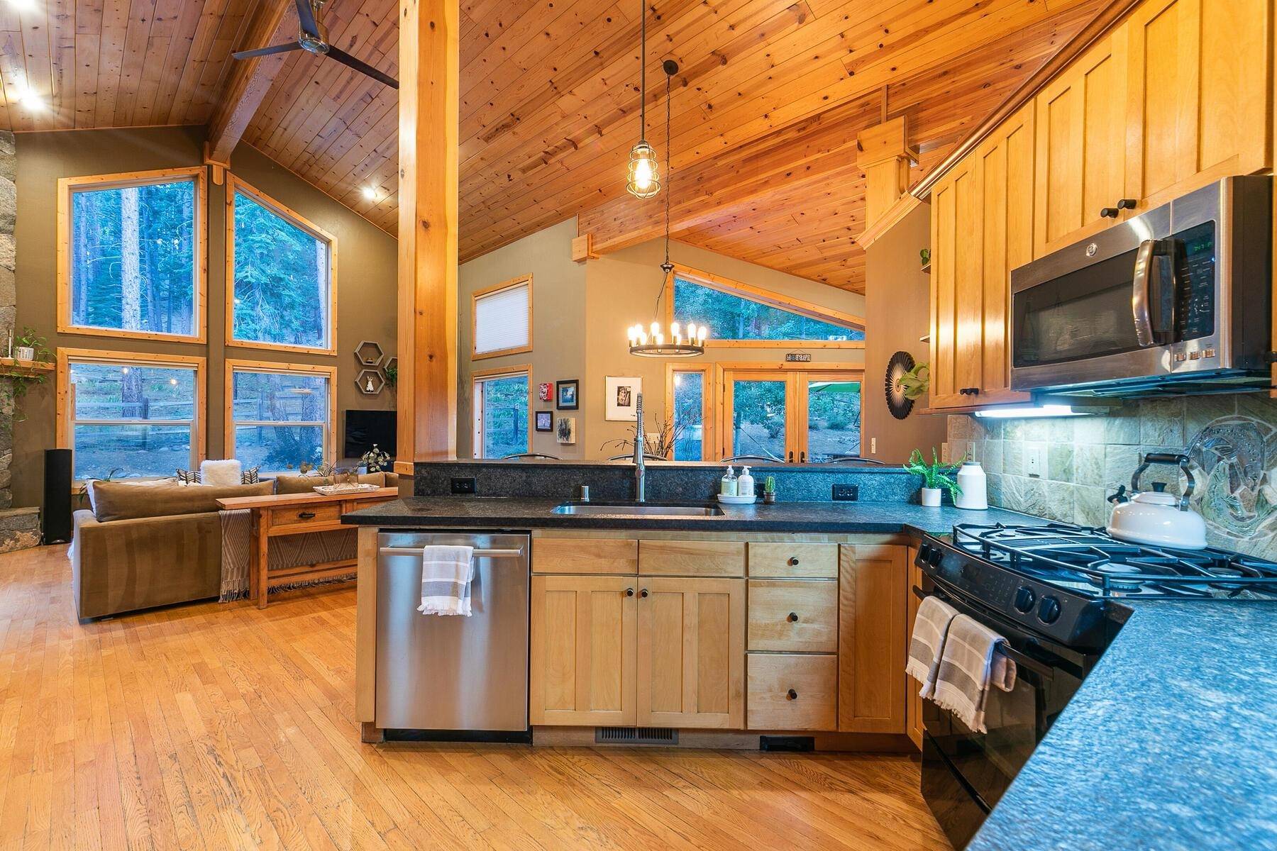 Truckee, CA 96161,15749 Donnington Lane