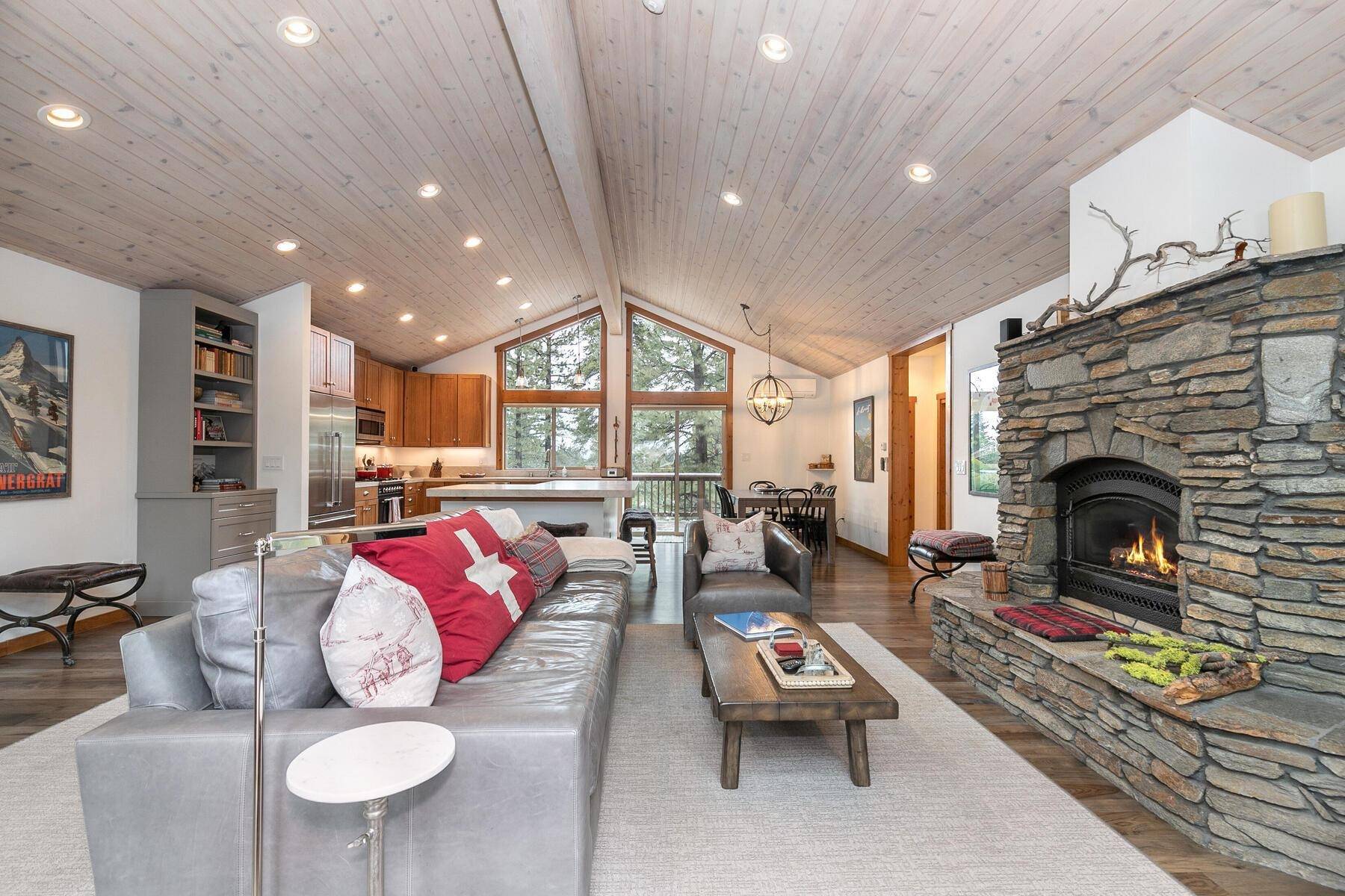 Truckee, CA 96161,14872 Royal Way