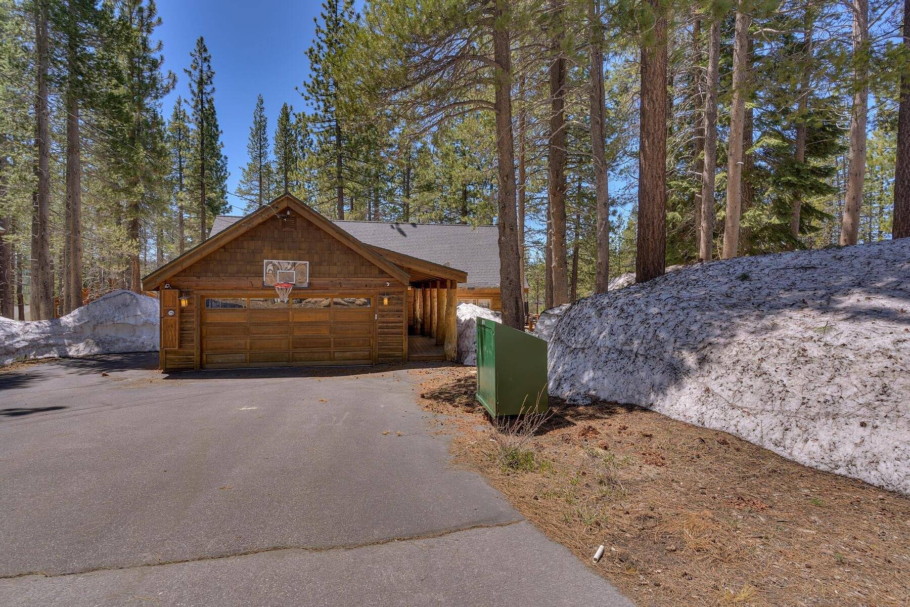 Truckee, CA 96161,13381 Falcon Point Place