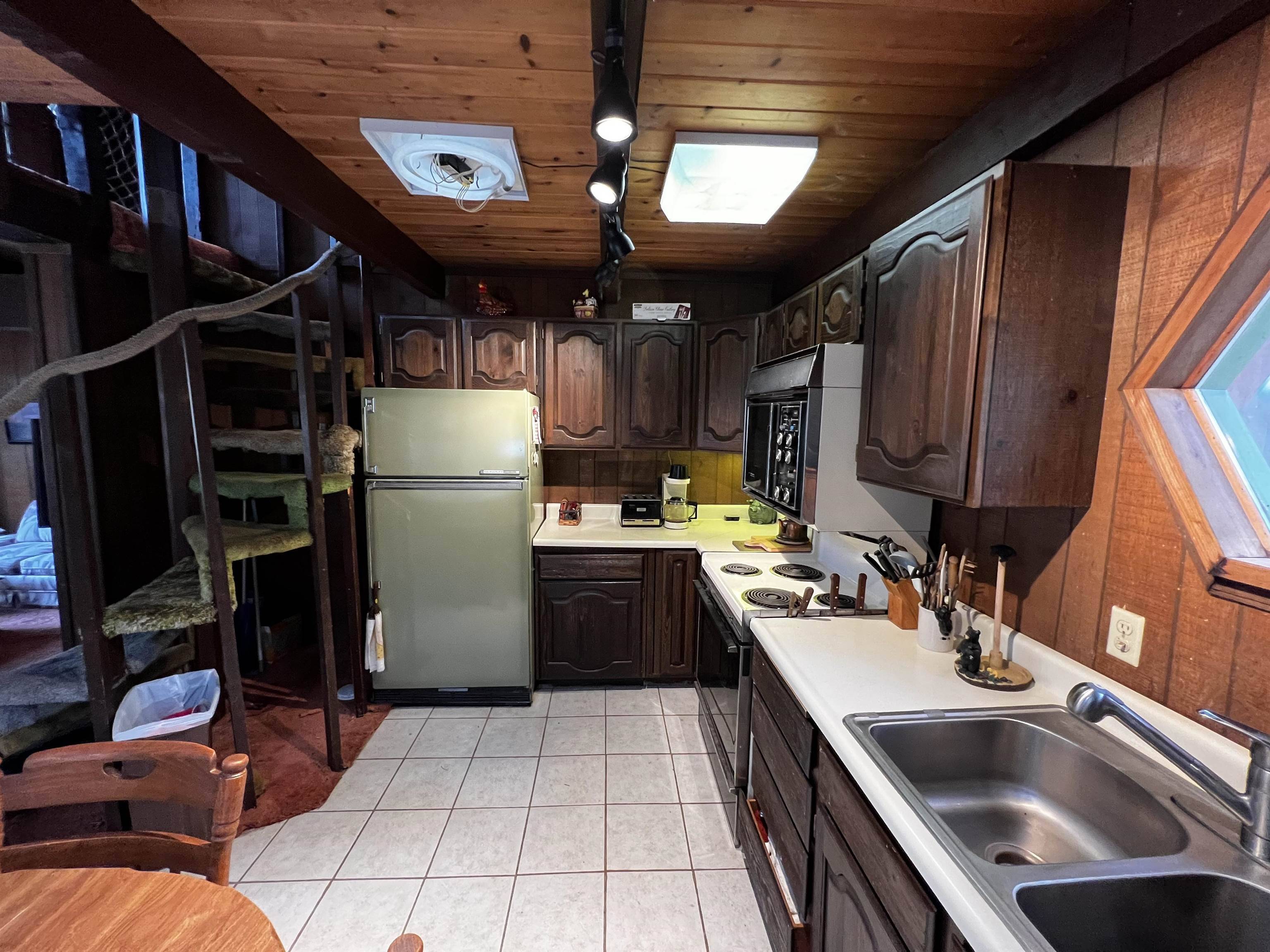 Tahoma, CA 96142,7298 8th Avenue