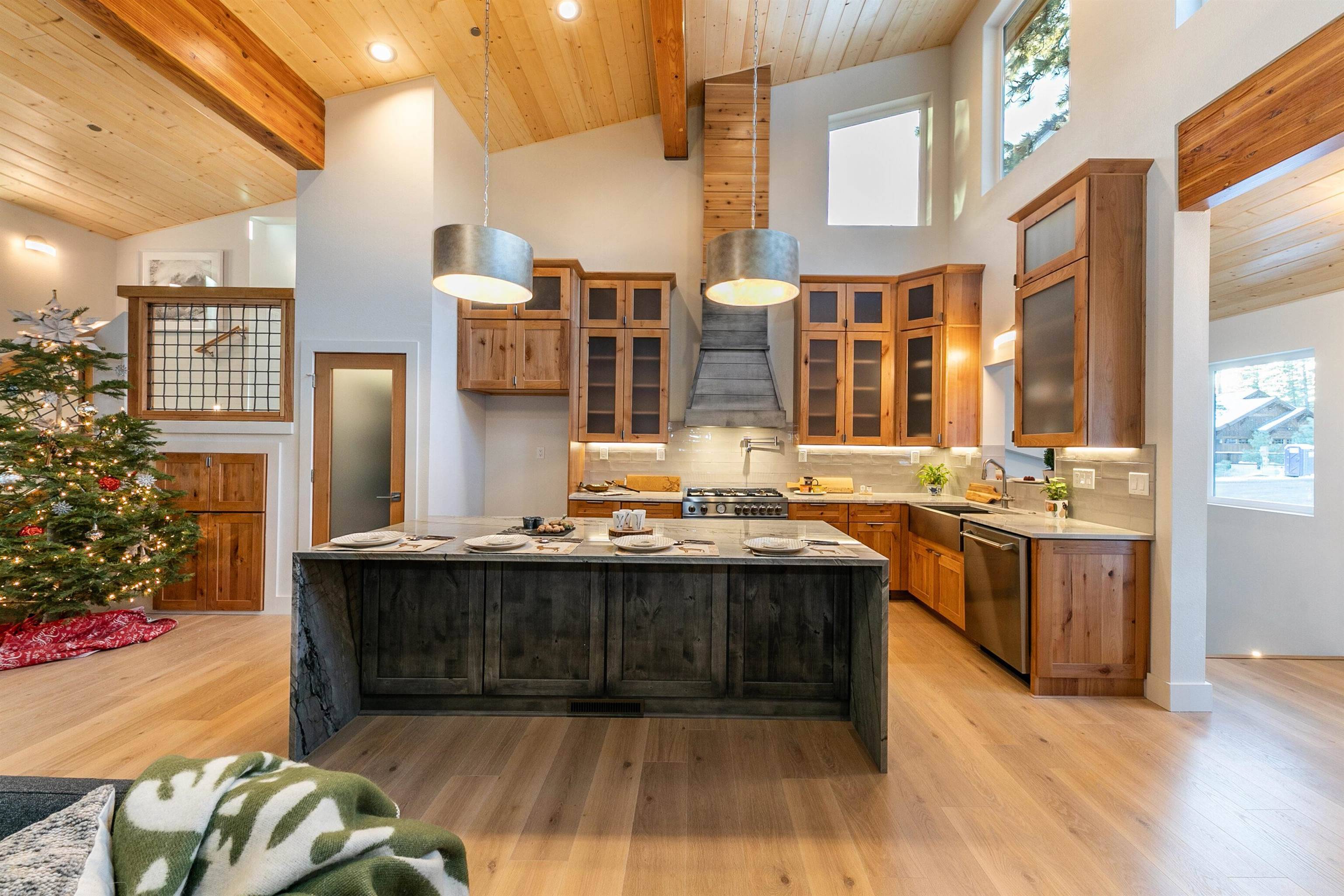 Truckee, CA 96161-0000,12098 Lamplighter Way