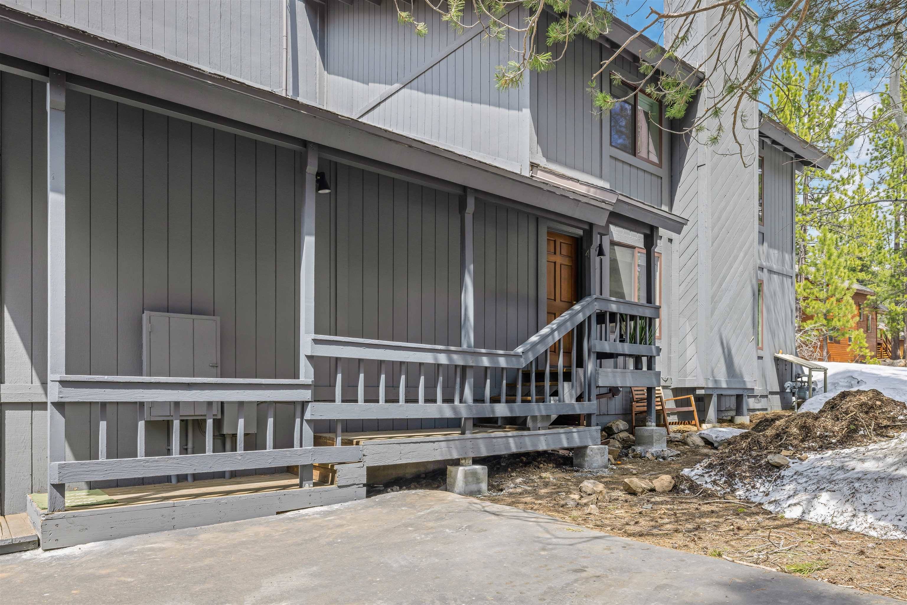 Truckee, CA 96161,12815 Northwoods Boulevard