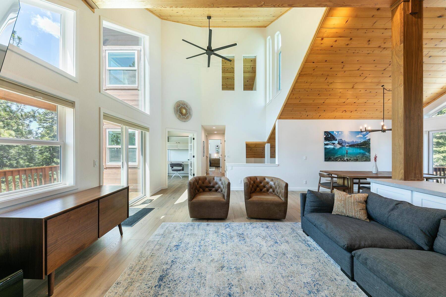 Truckee, CA 96161,11664 Skislope Way