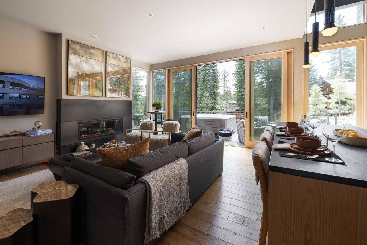 Truckee, CA 96161,15004 Peak View Place #3