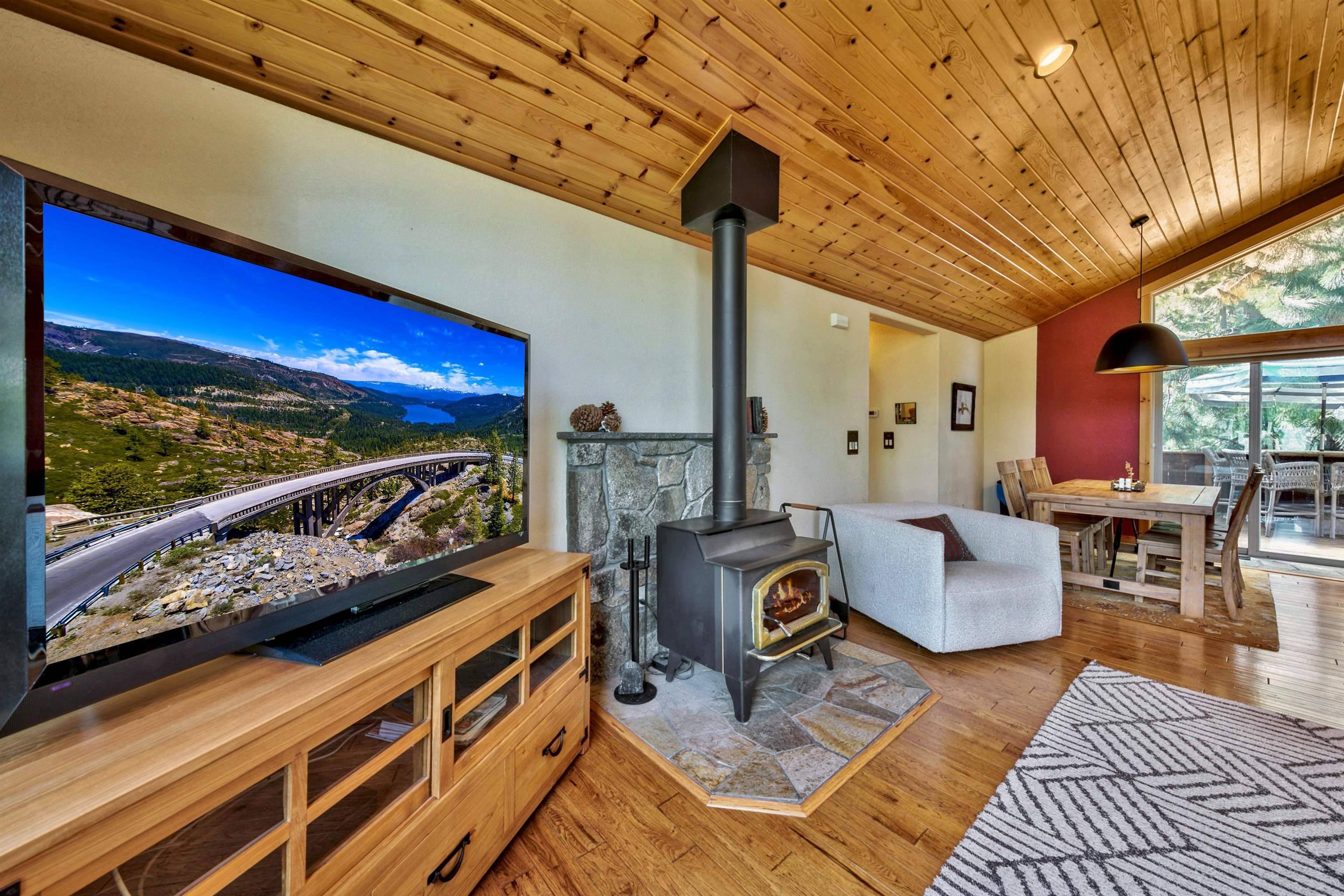 Truckee, CA 96161,10436 Red Fir Road