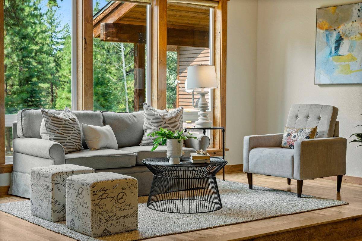 Truckee, CA 96161-1111,10915 Royal Crest Drive