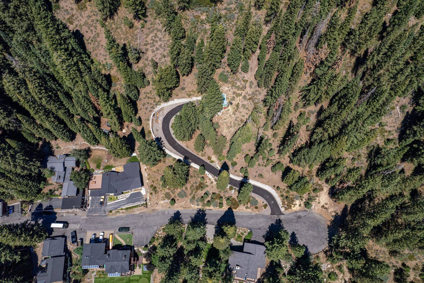 Olympic Valley, CA 96146,1060 Sandy Way