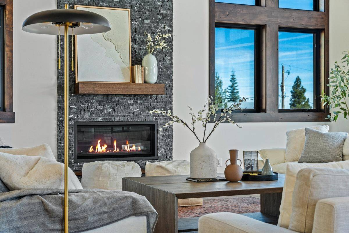 Truckee, CA 96161-9999,14276 Skislope Way