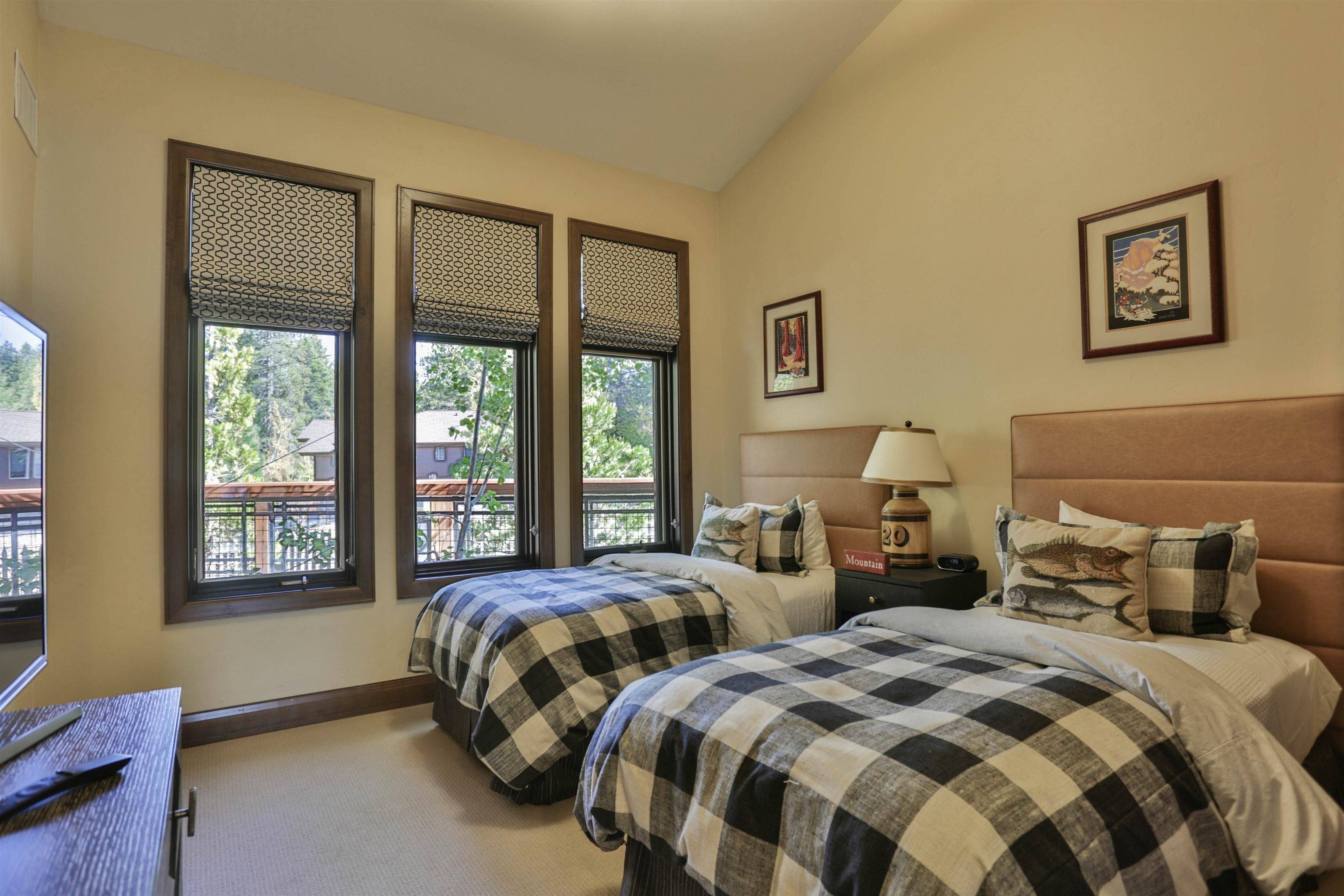 Tahoe Vista, CA 96148,6750 N North Lake Boulevard #6C