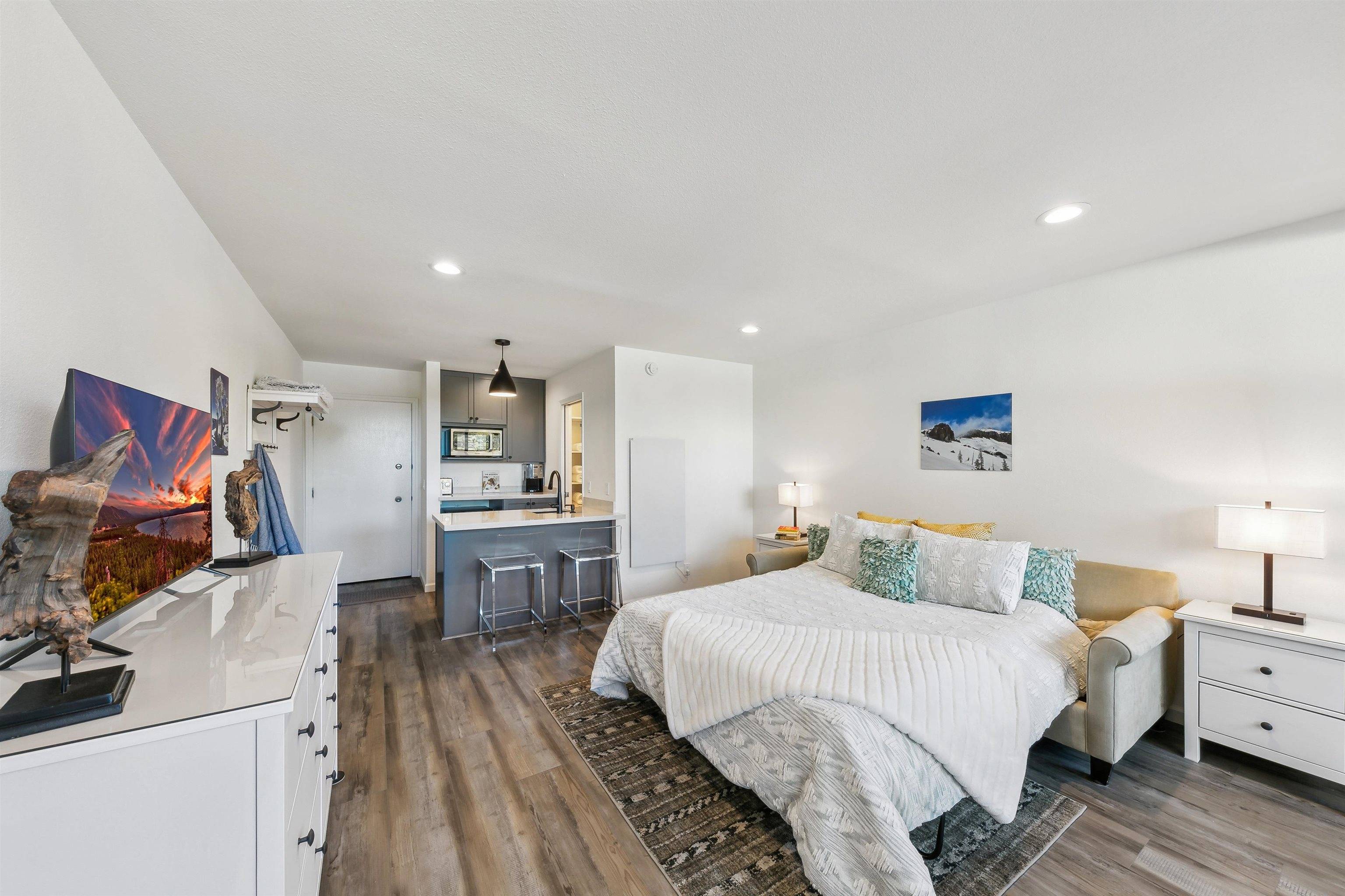 Truckee, CA 96161,11589 Snowpeak Way ##59-114