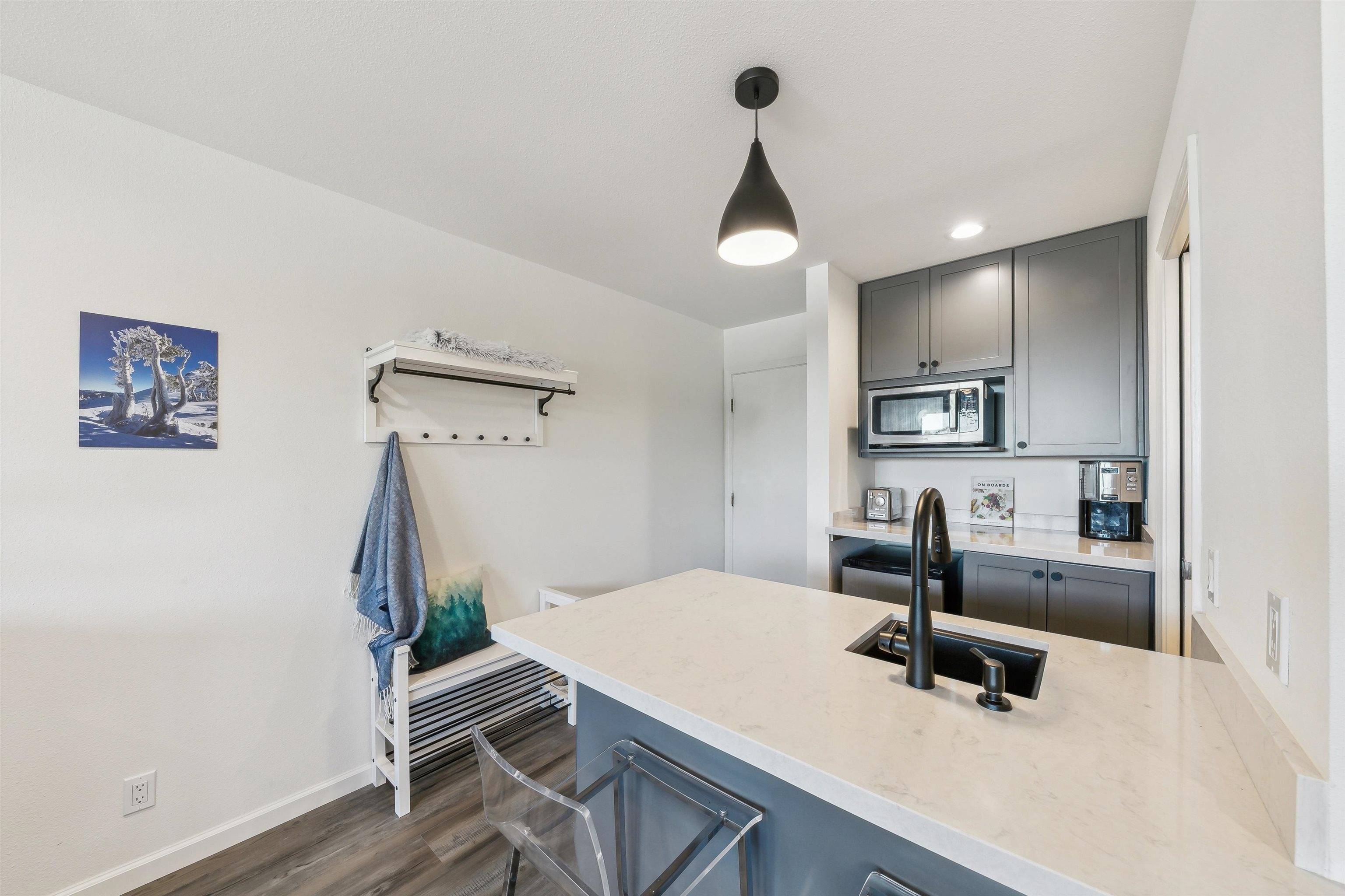Truckee, CA 96161,11589 Snowpeak Way ##59-114